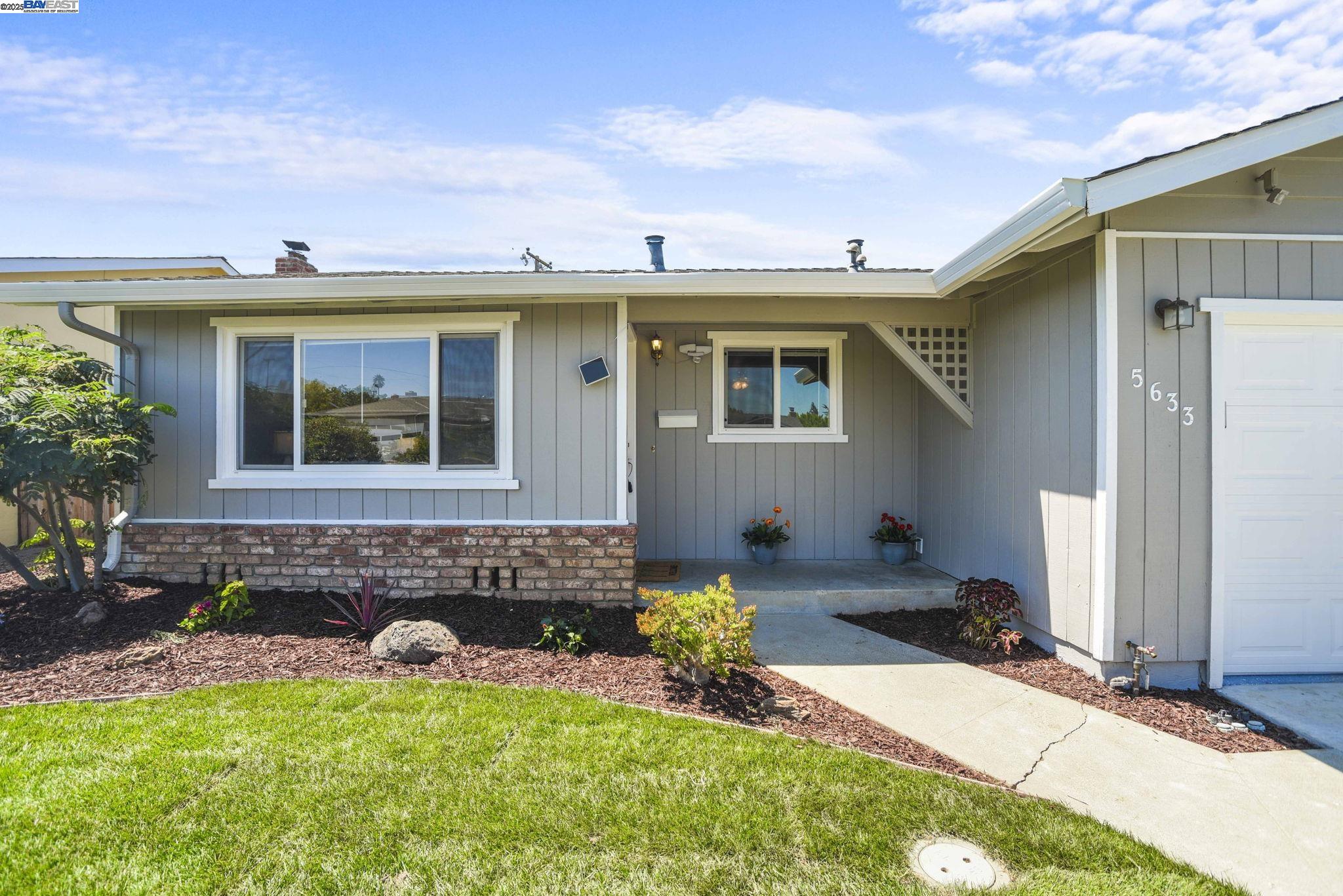 Detail Gallery Image 6 of 55 For 5633 Drysdale Dr, San Jose,  CA 95124 - 4 Beds | 2 Baths