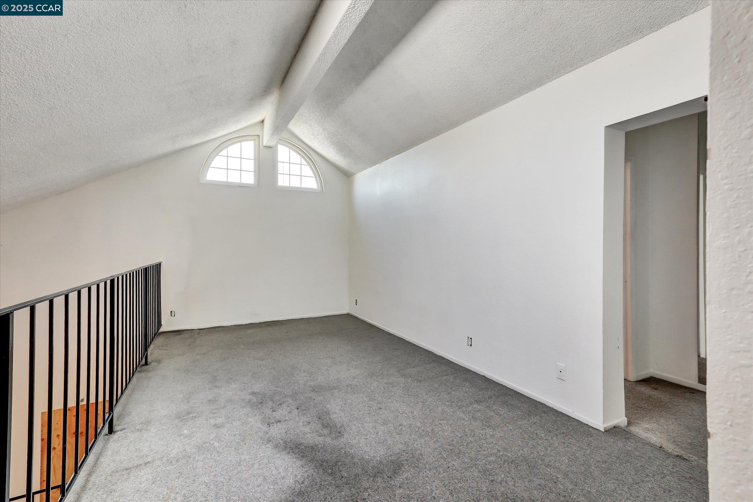 Detail Gallery Image 13 of 38 For 1069 16th St, Oakland,  CA 94607 - 3 Beds | 4/1 Baths