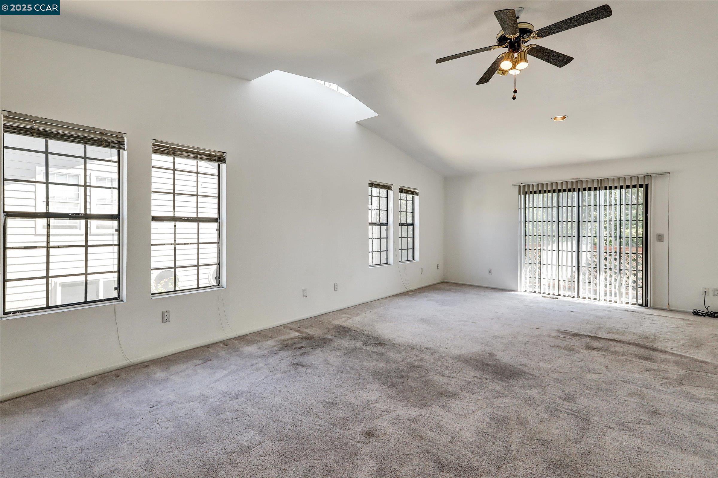Detail Gallery Image 15 of 38 For 1069 16th St, Oakland,  CA 94607 - 3 Beds | 4/1 Baths