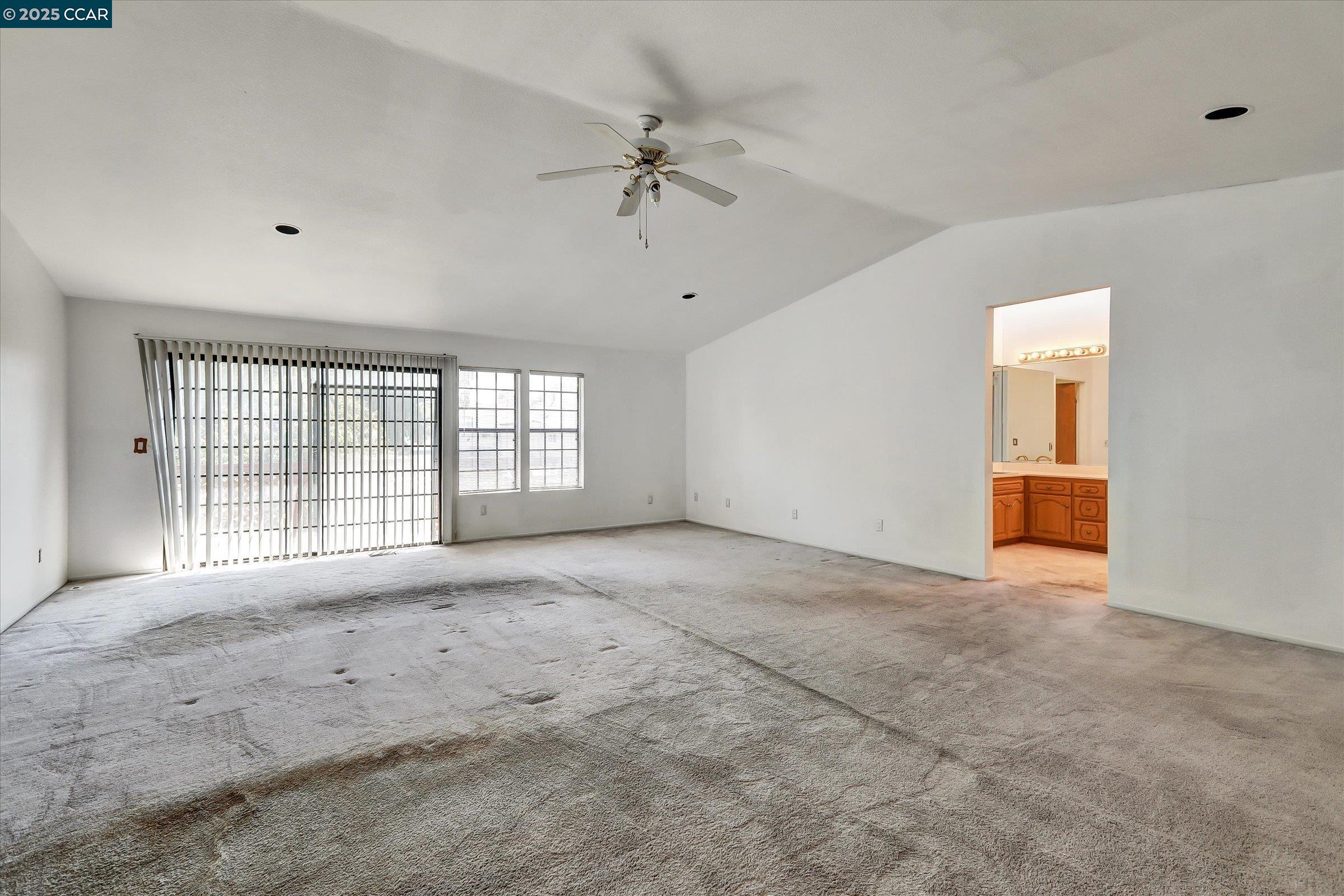 Detail Gallery Image 16 of 38 For 1069 16th St, Oakland,  CA 94607 - 3 Beds | 4/1 Baths