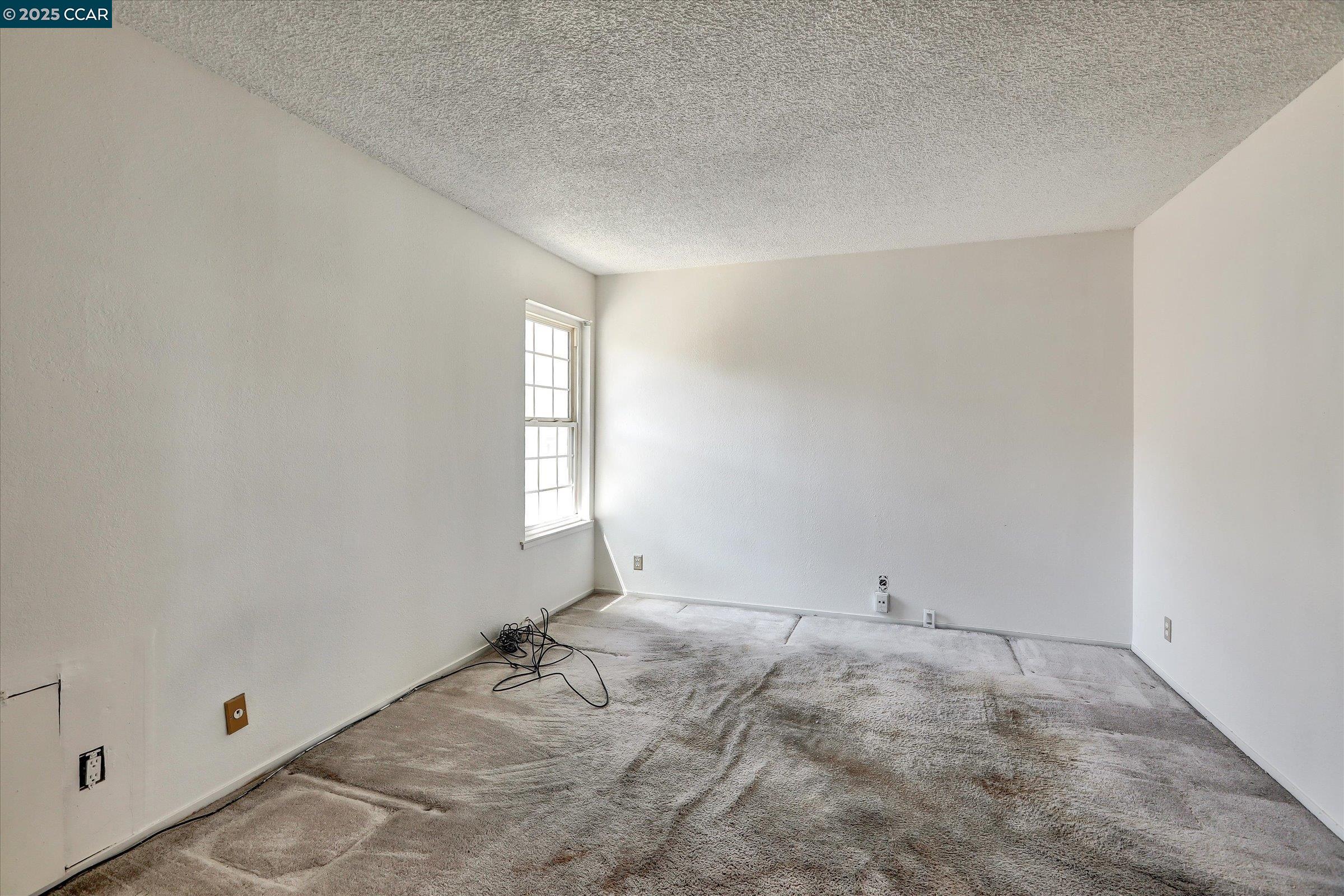 Detail Gallery Image 25 of 38 For 1069 16th St, Oakland,  CA 94607 - 3 Beds | 4/1 Baths