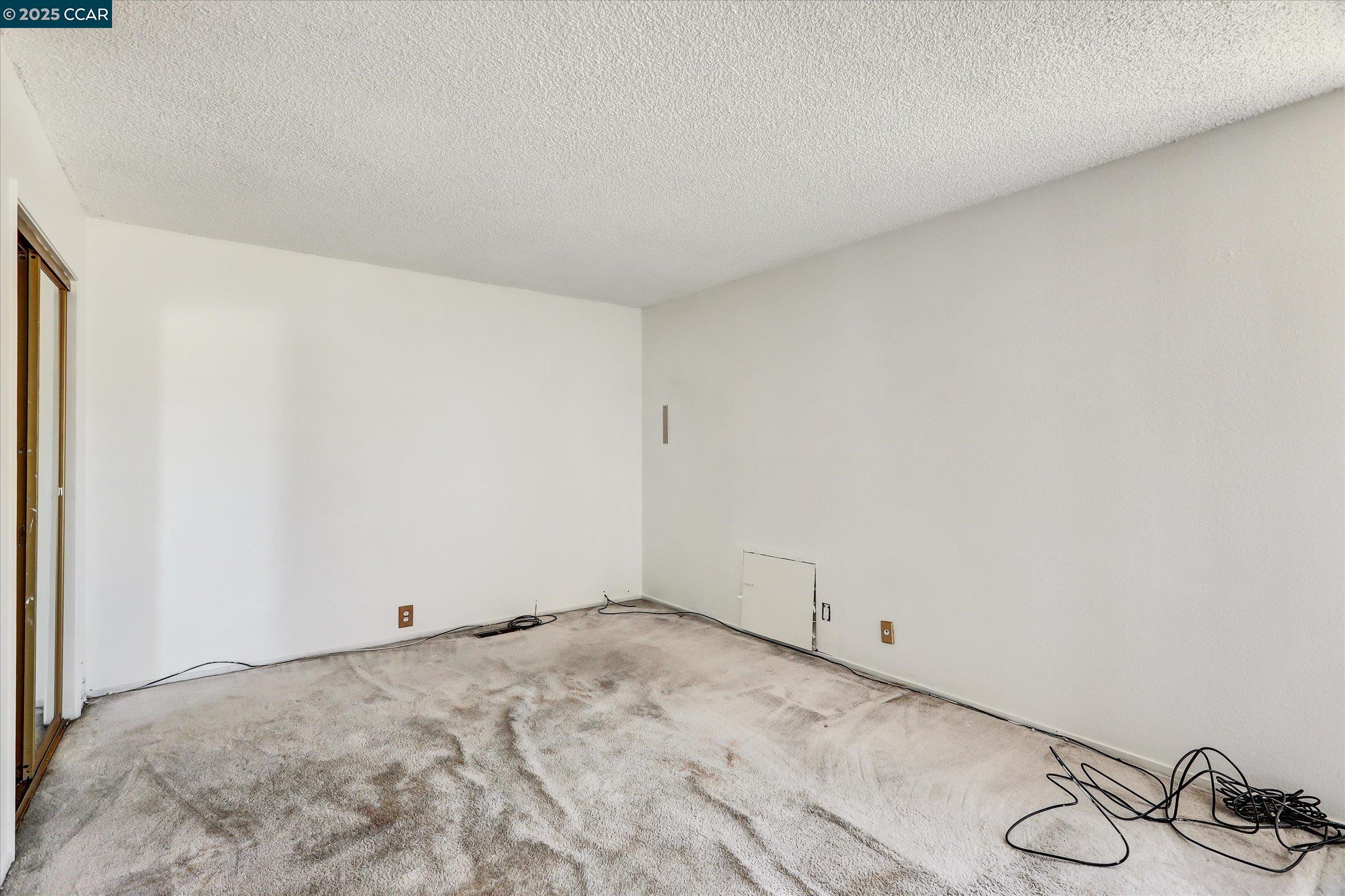 Detail Gallery Image 26 of 38 For 1069 16th St, Oakland,  CA 94607 - 3 Beds | 4/1 Baths