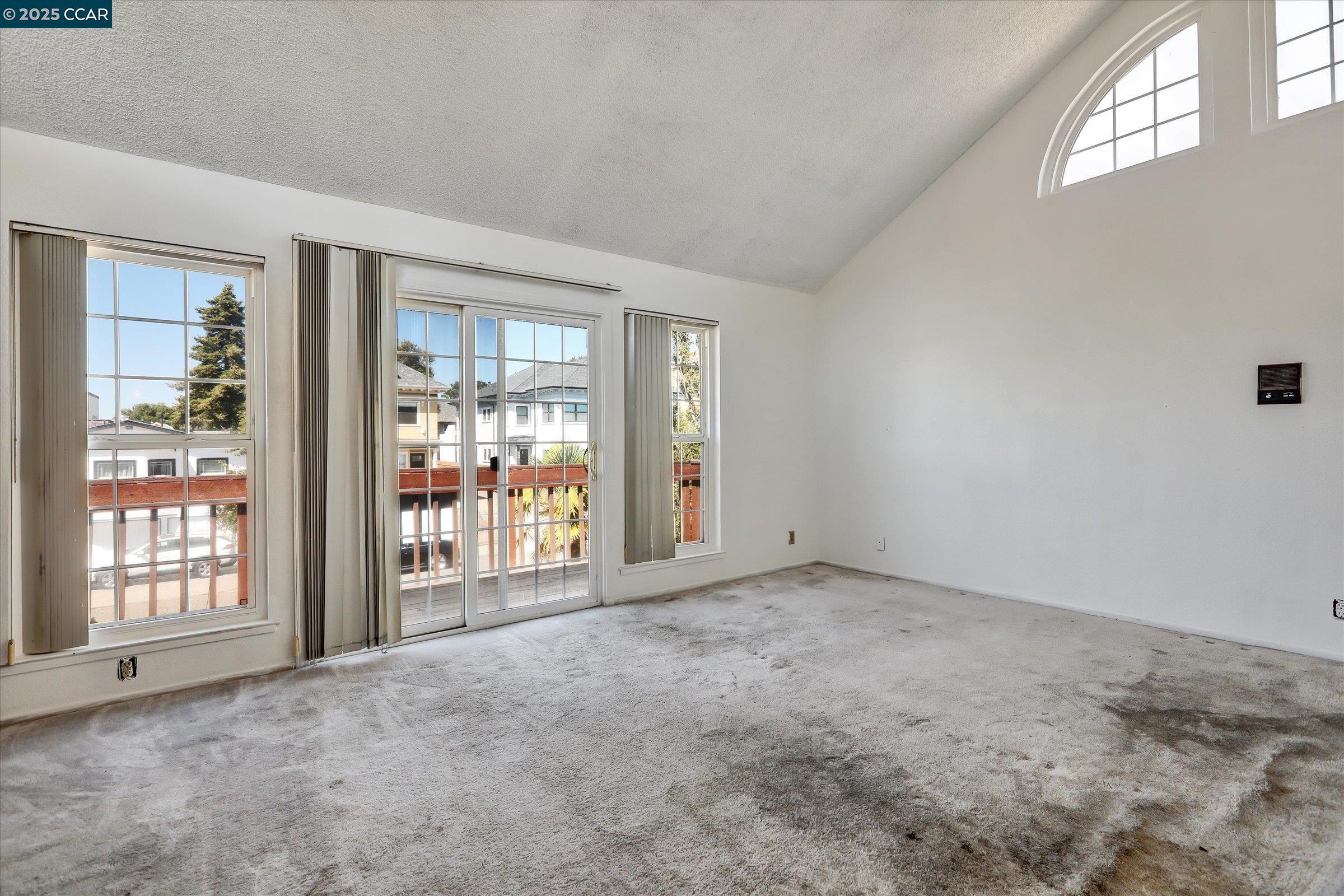 Detail Gallery Image 32 of 38 For 1069 16th St, Oakland,  CA 94607 - 3 Beds | 4/1 Baths