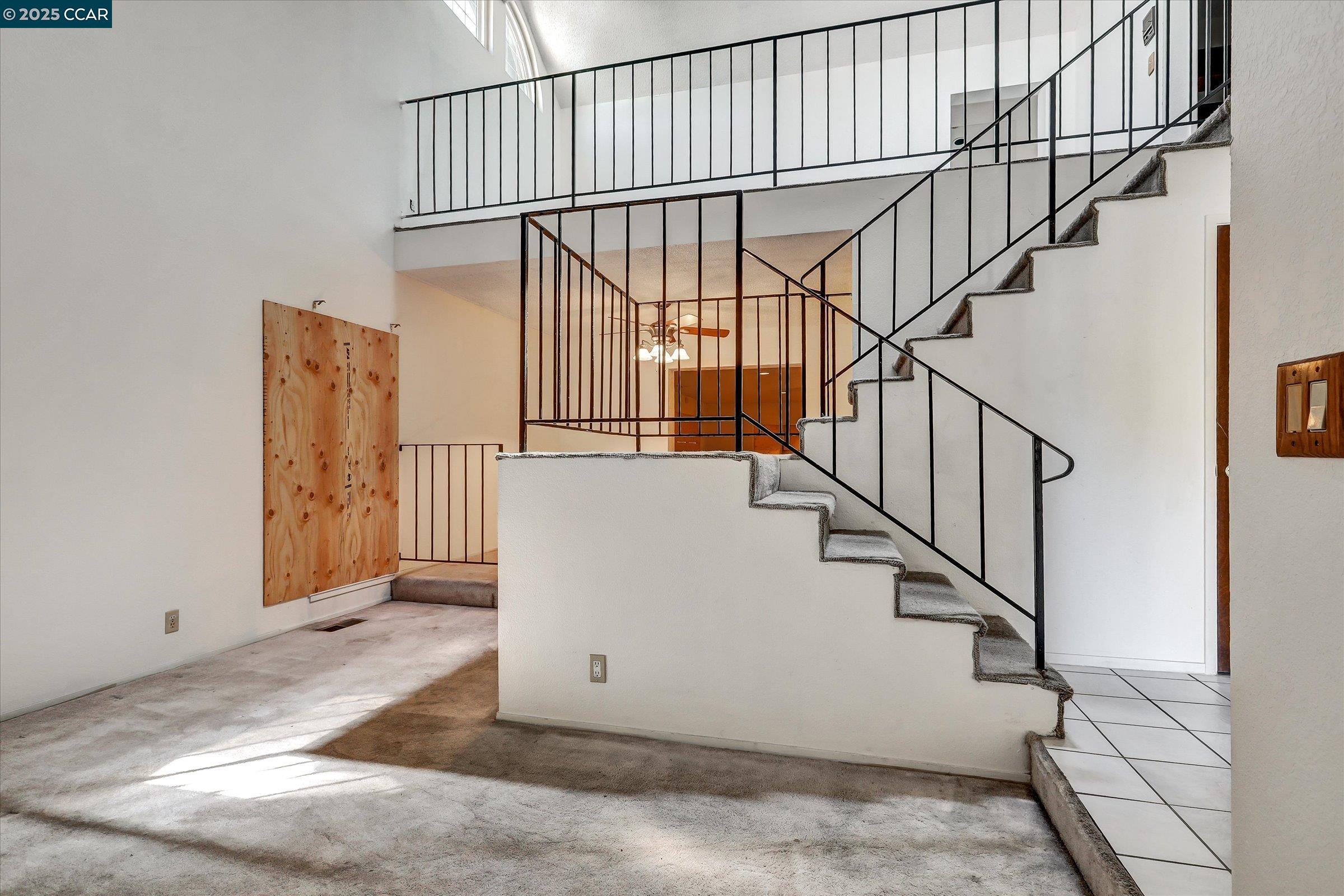 Detail Gallery Image 6 of 38 For 1069 16th St, Oakland,  CA 94607 - 3 Beds | 4/1 Baths