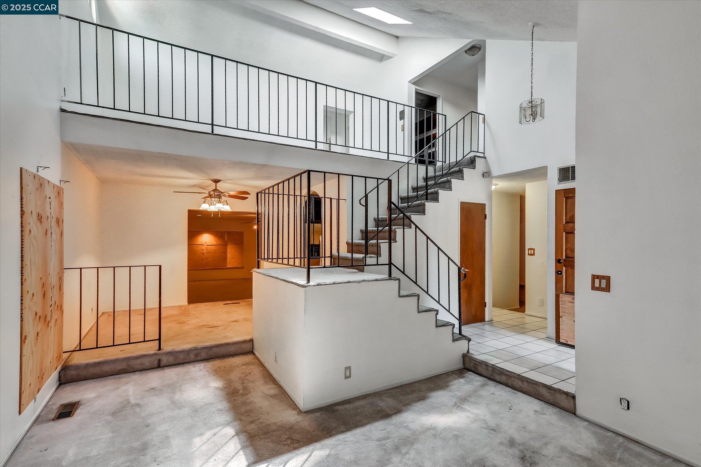 Detail Gallery Image 7 of 38 For 1069 16th St, Oakland,  CA 94607 - 3 Beds | 4/1 Baths