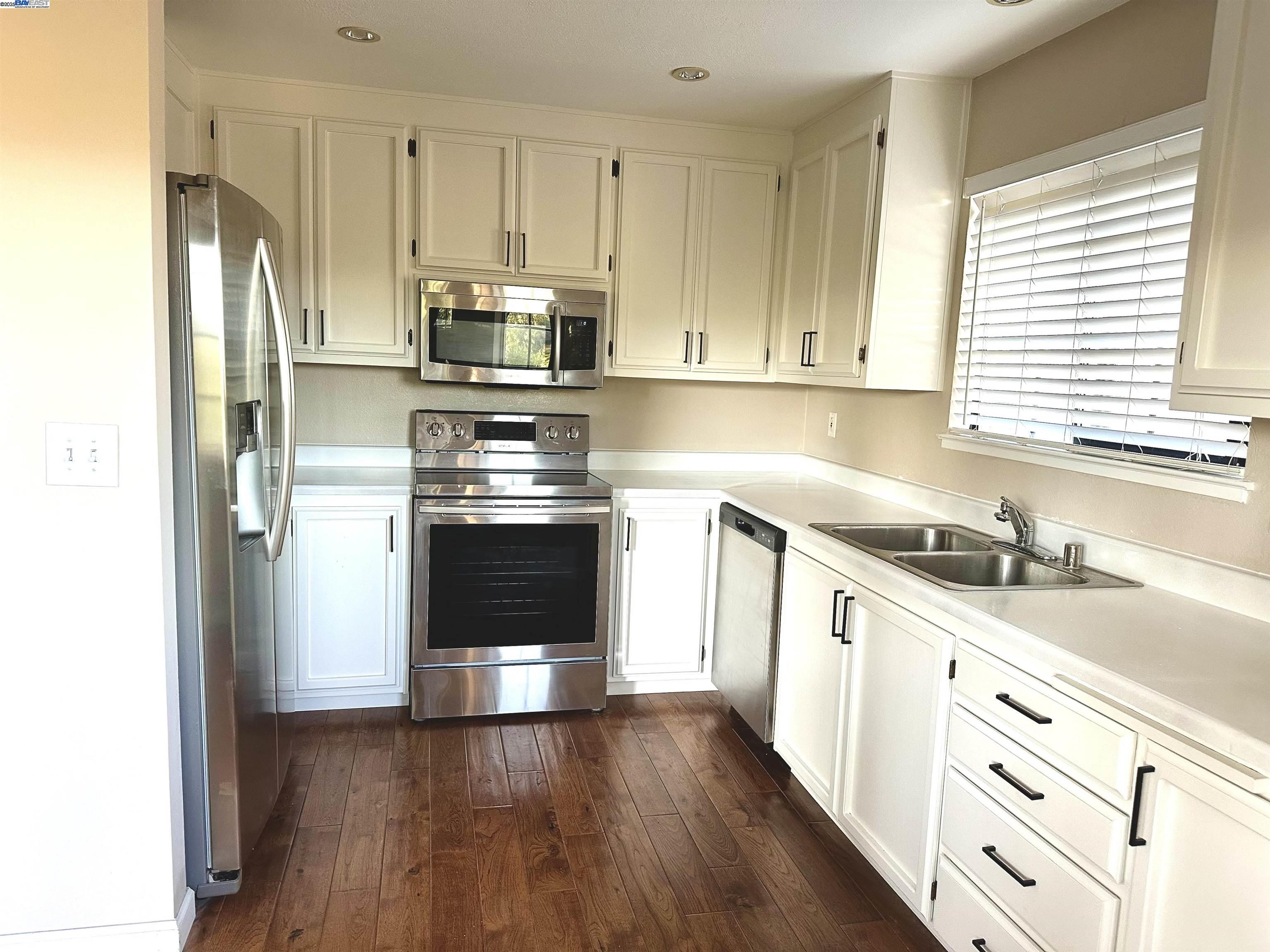 Photo #12: 41108362 Listing: Photo #12