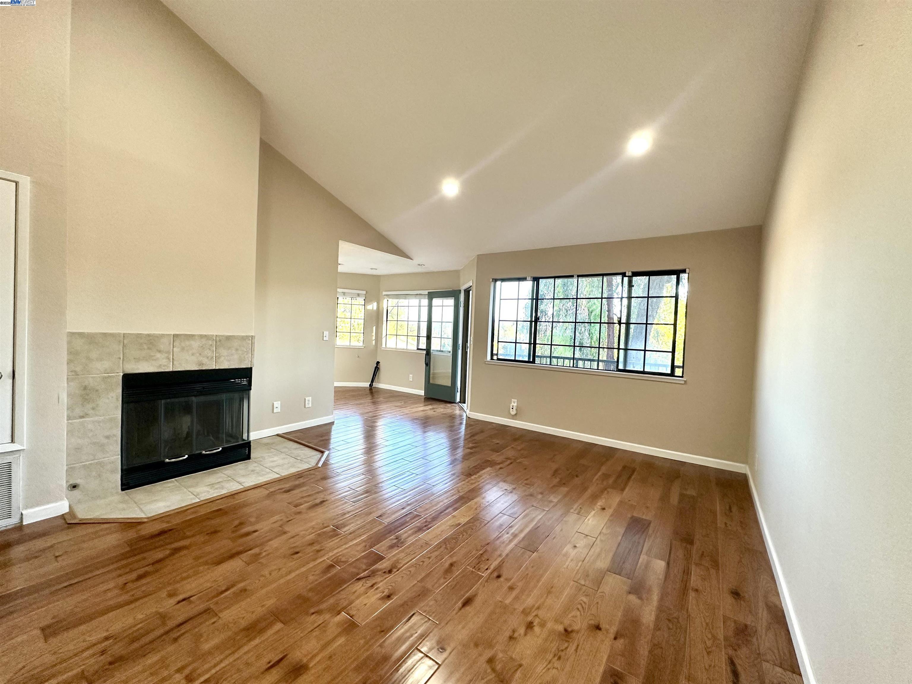 Photo #5: 41108362 Listing 