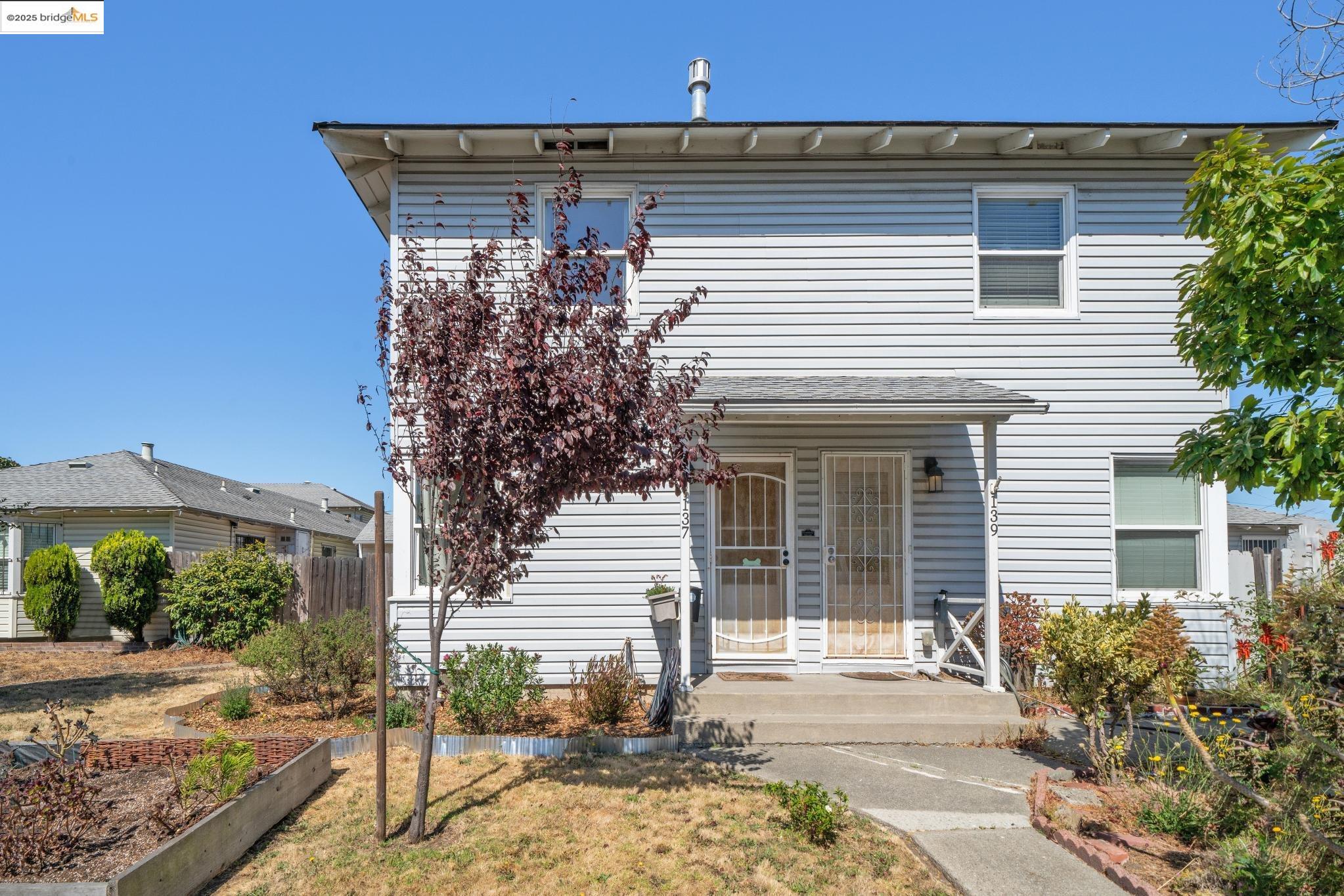 Detail Gallery Image 1 of 25 For 137 Collins St, Richmond,  CA 94801 - 2 Beds | 1 Baths