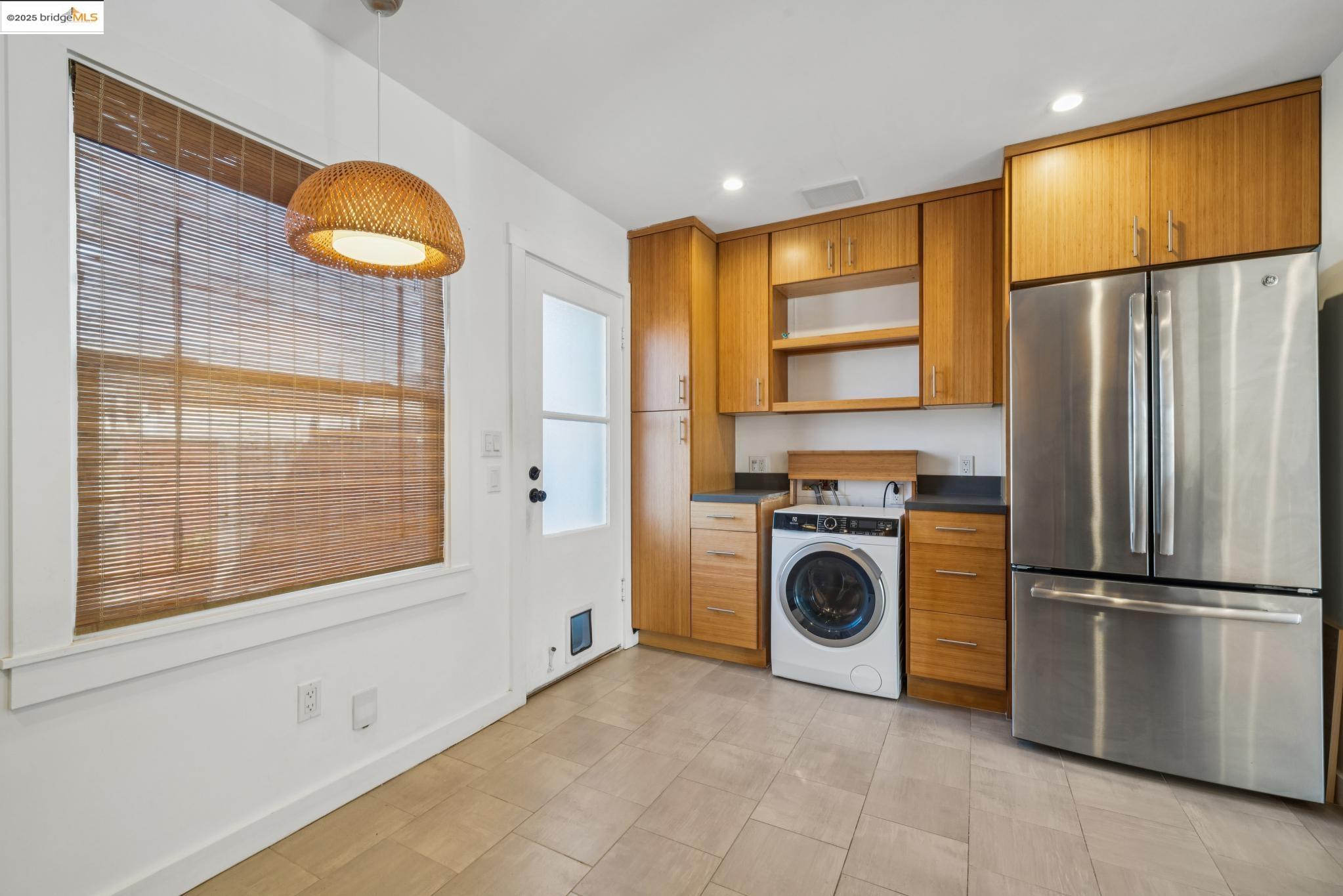 Detail Gallery Image 12 of 25 For 137 Collins St, Richmond,  CA 94801 - 2 Beds | 1 Baths