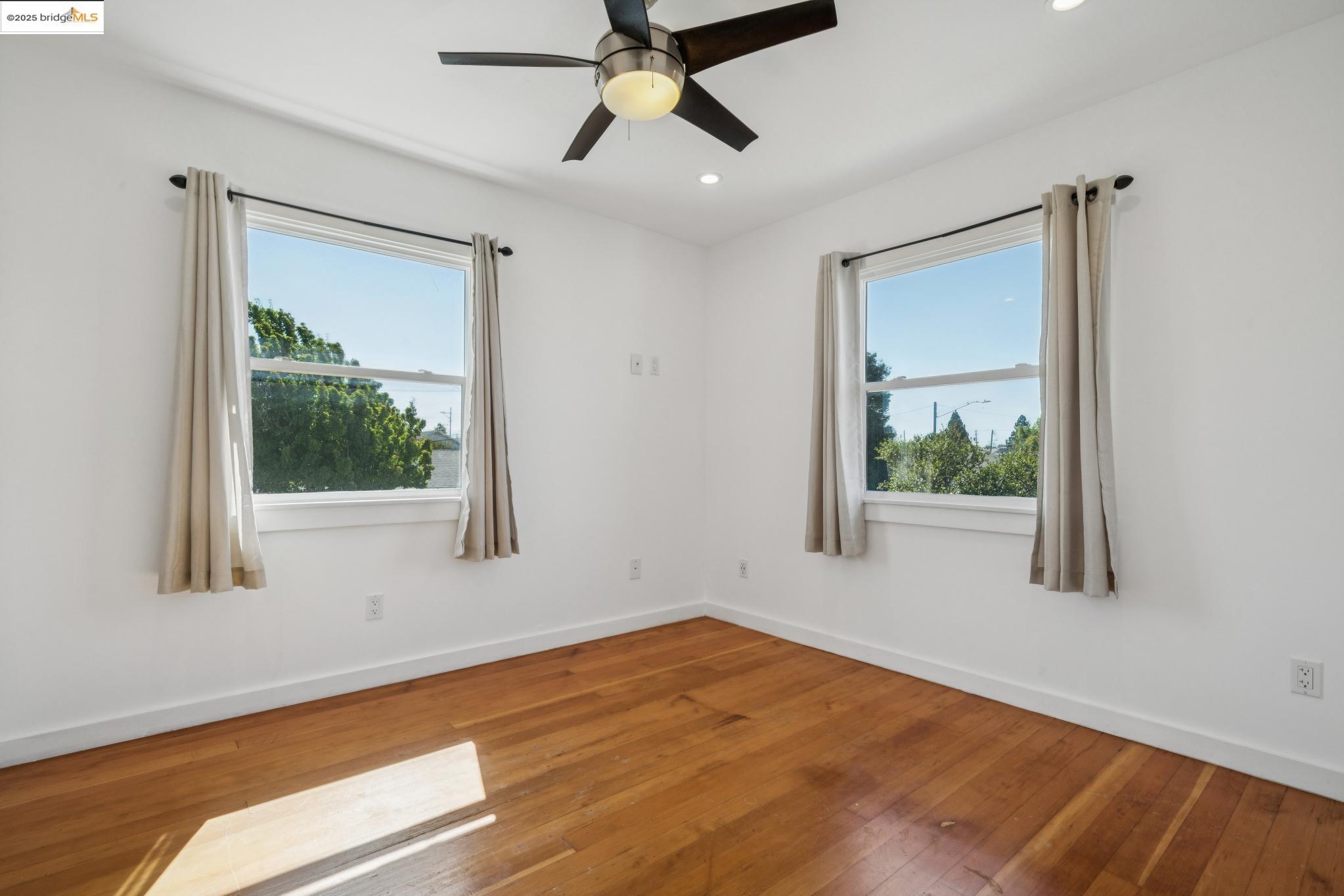 Detail Gallery Image 14 of 25 For 137 Collins St, Richmond,  CA 94801 - 2 Beds | 1 Baths