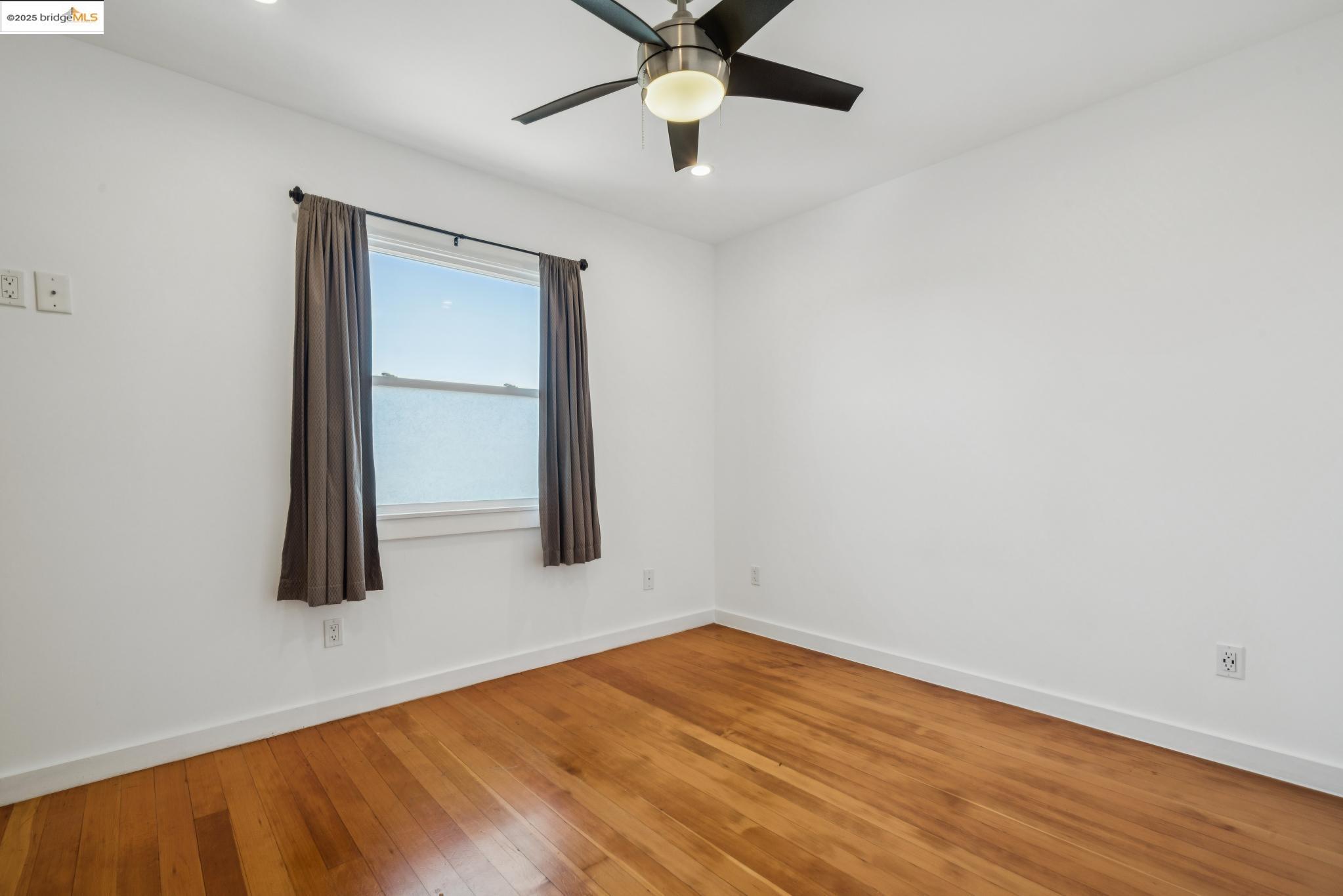 Detail Gallery Image 19 of 25 For 137 Collins St, Richmond,  CA 94801 - 2 Beds | 1 Baths