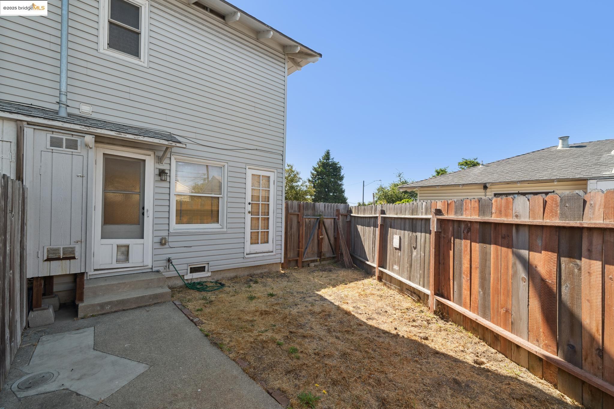 Detail Gallery Image 23 of 25 For 137 Collins St, Richmond,  CA 94801 - 2 Beds | 1 Baths
