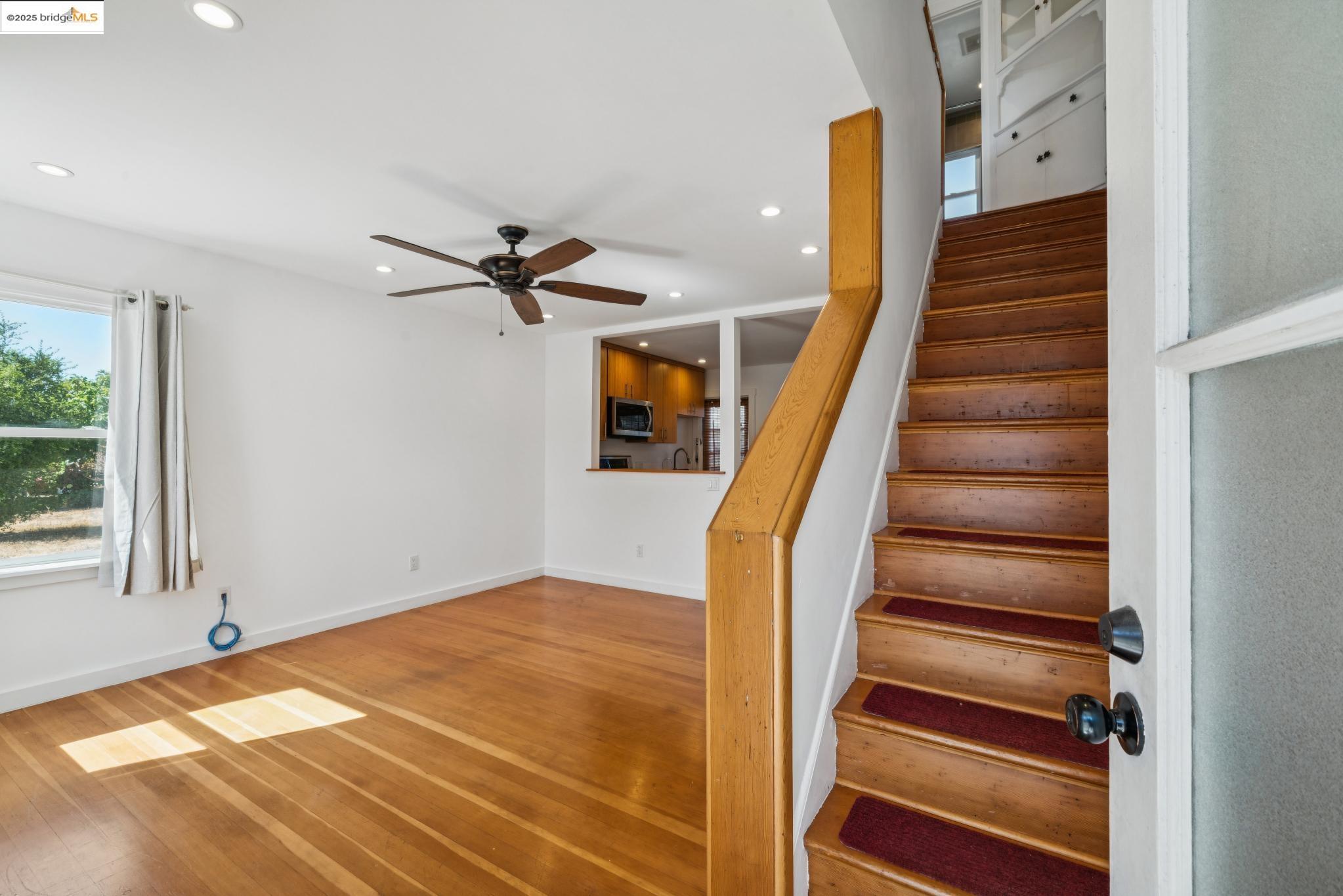 Detail Gallery Image 5 of 25 For 137 Collins St, Richmond,  CA 94801 - 2 Beds | 1 Baths