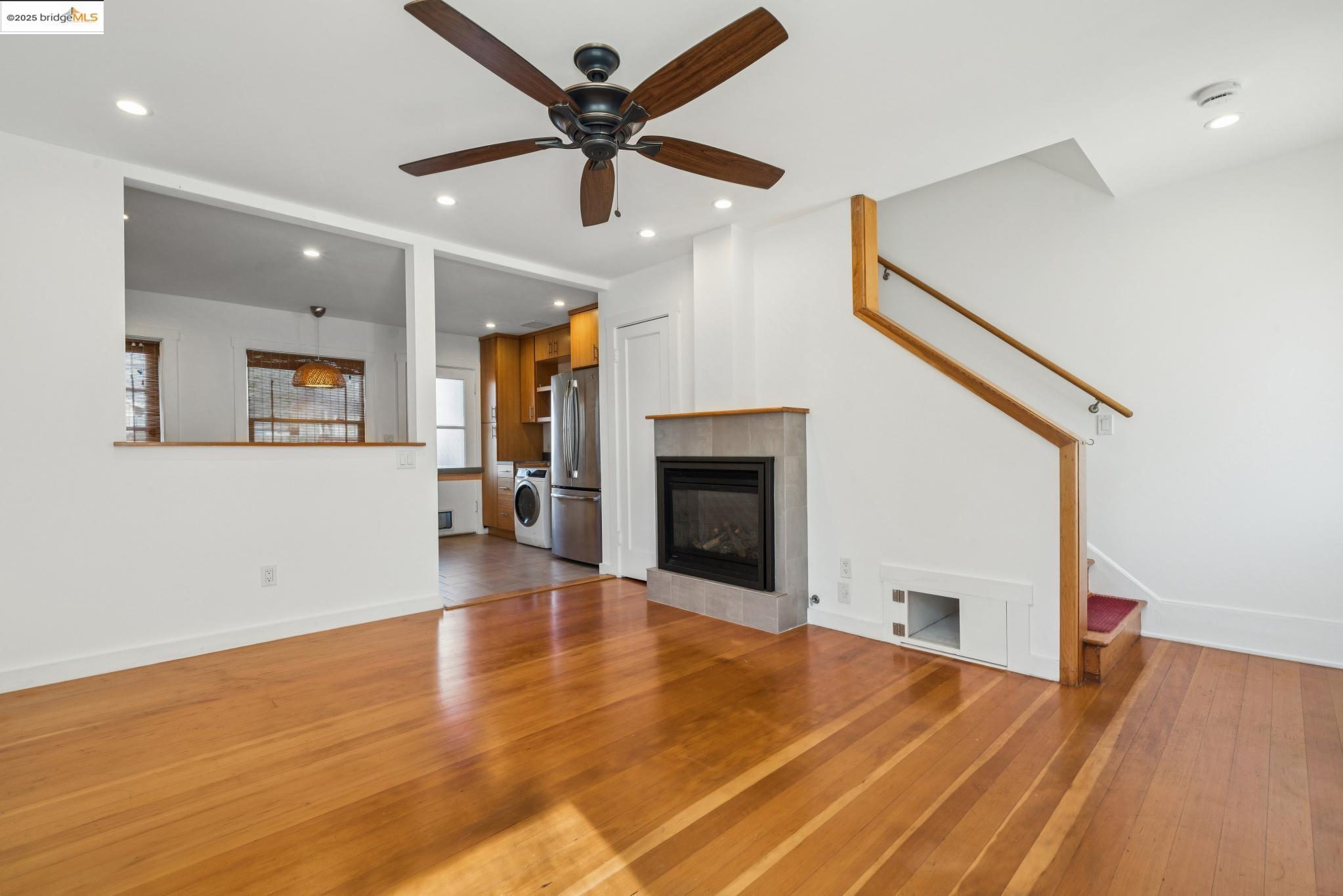 Detail Gallery Image 9 of 25 For 137 Collins St, Richmond,  CA 94801 - 2 Beds | 1 Baths