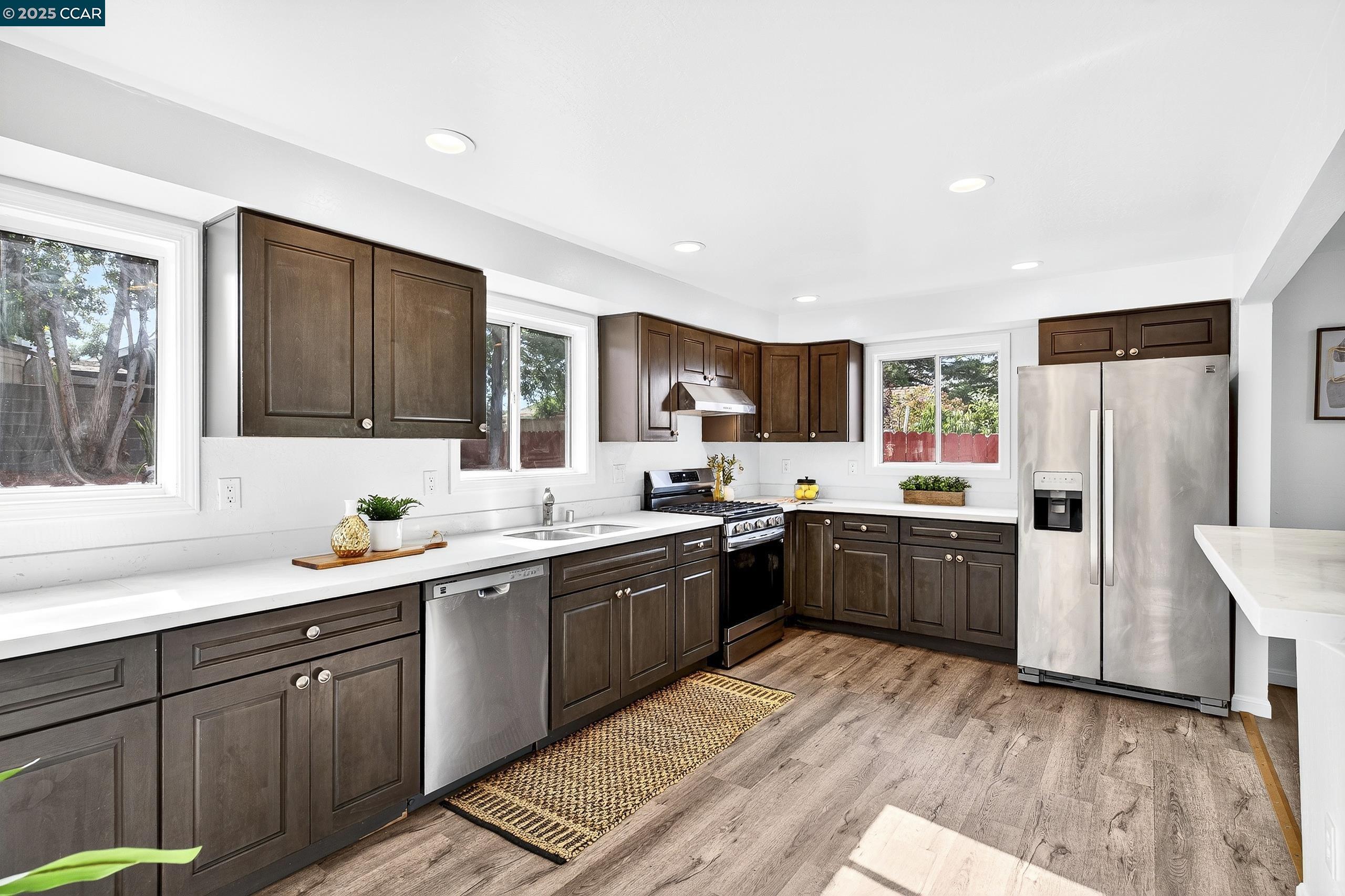 Detail Gallery Image 12 of 60 For 742 Alhambra Rd, El Sobrante,  CA 94803 - 3 Beds | 2 Baths