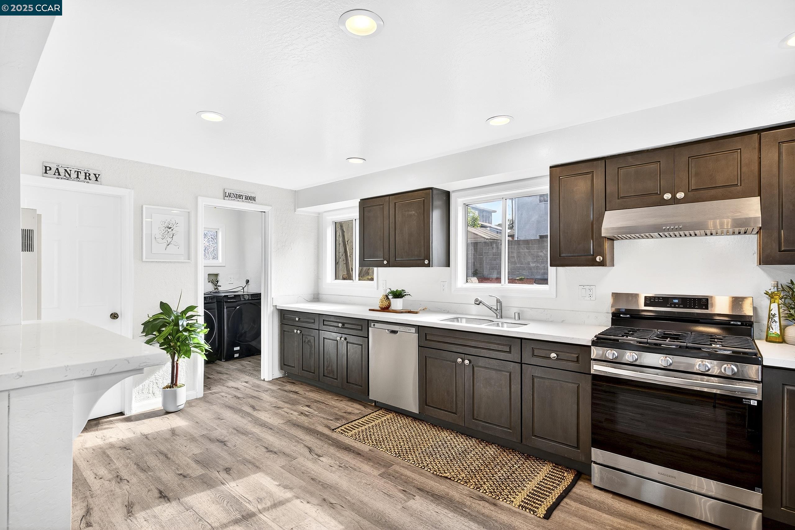 Detail Gallery Image 16 of 60 For 742 Alhambra Rd, El Sobrante,  CA 94803 - 3 Beds | 2 Baths