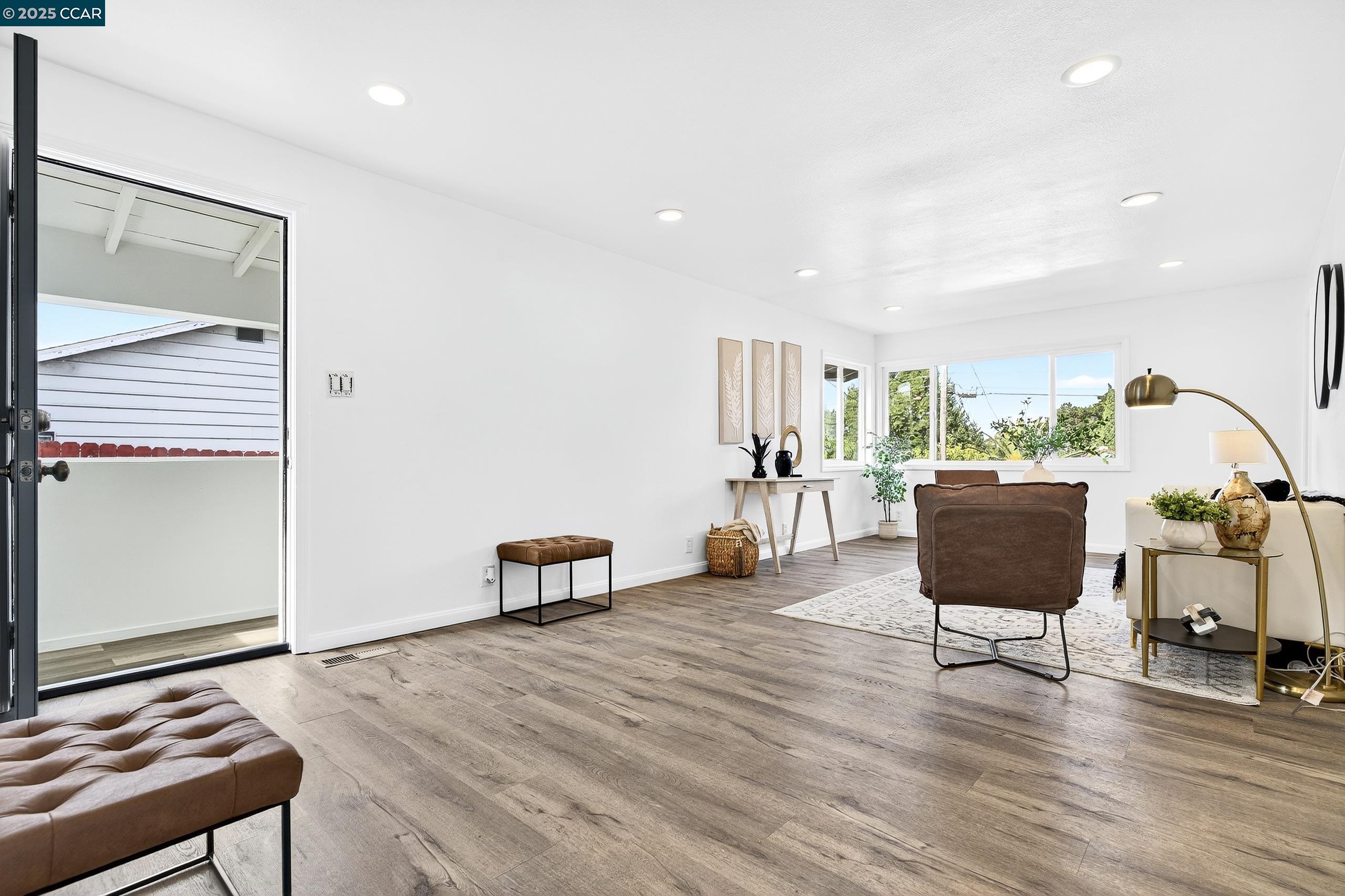 Detail Gallery Image 6 of 60 For 742 Alhambra Rd, El Sobrante,  CA 94803 - 3 Beds | 2 Baths