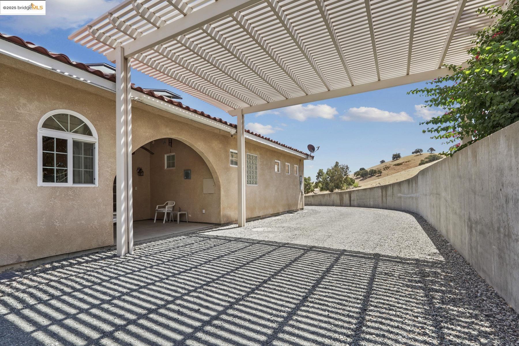 Detail Gallery Image 14 of 52 For 4221 Briones Valley Rd, Brentwood,  CA 94513 - 3 Beds | 3 Baths