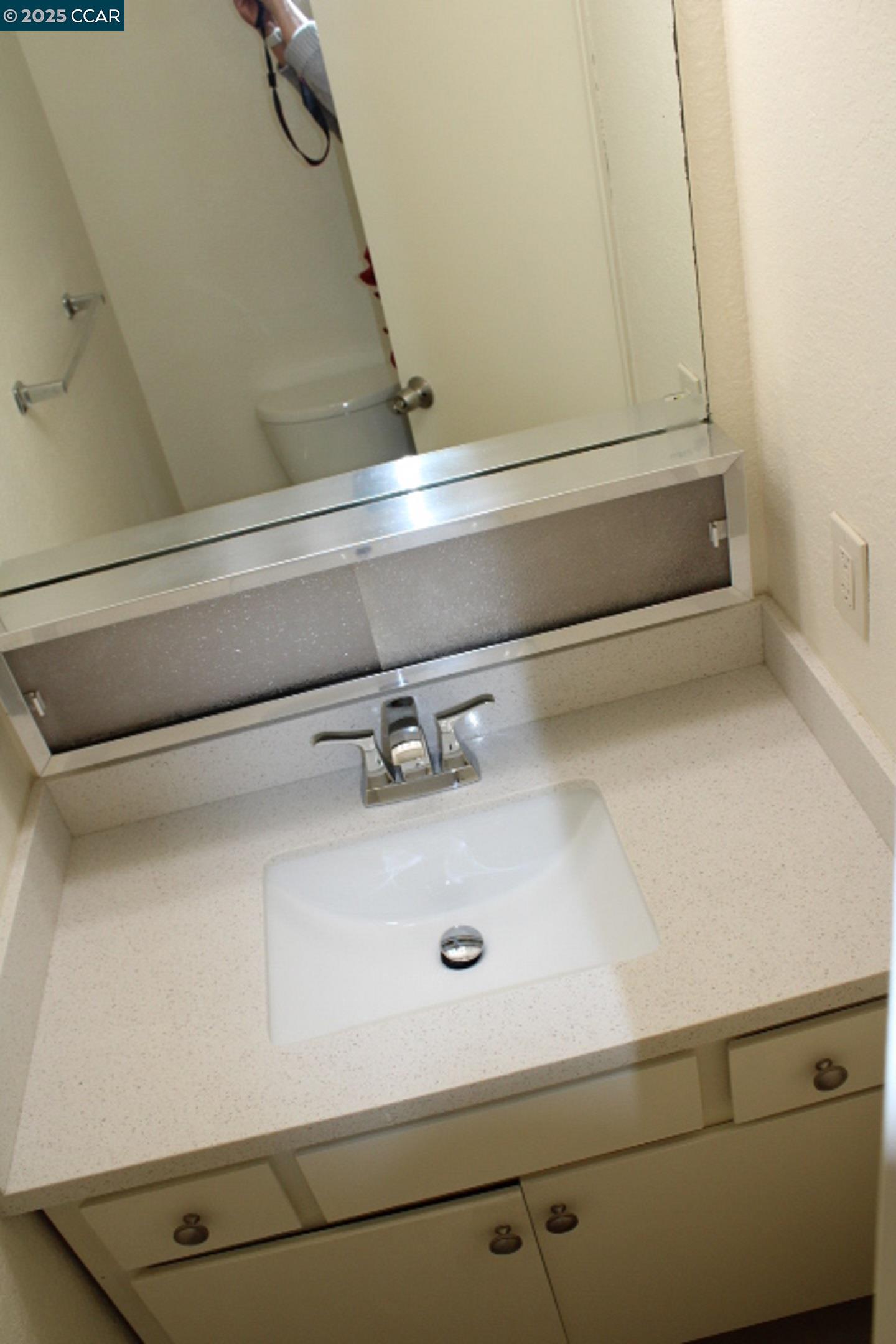 Detail Gallery Image 11 of 27 For 4811 Appian Way #3/5,  El Sobrante,  CA 94803 - 2 Beds | 1/1 Baths