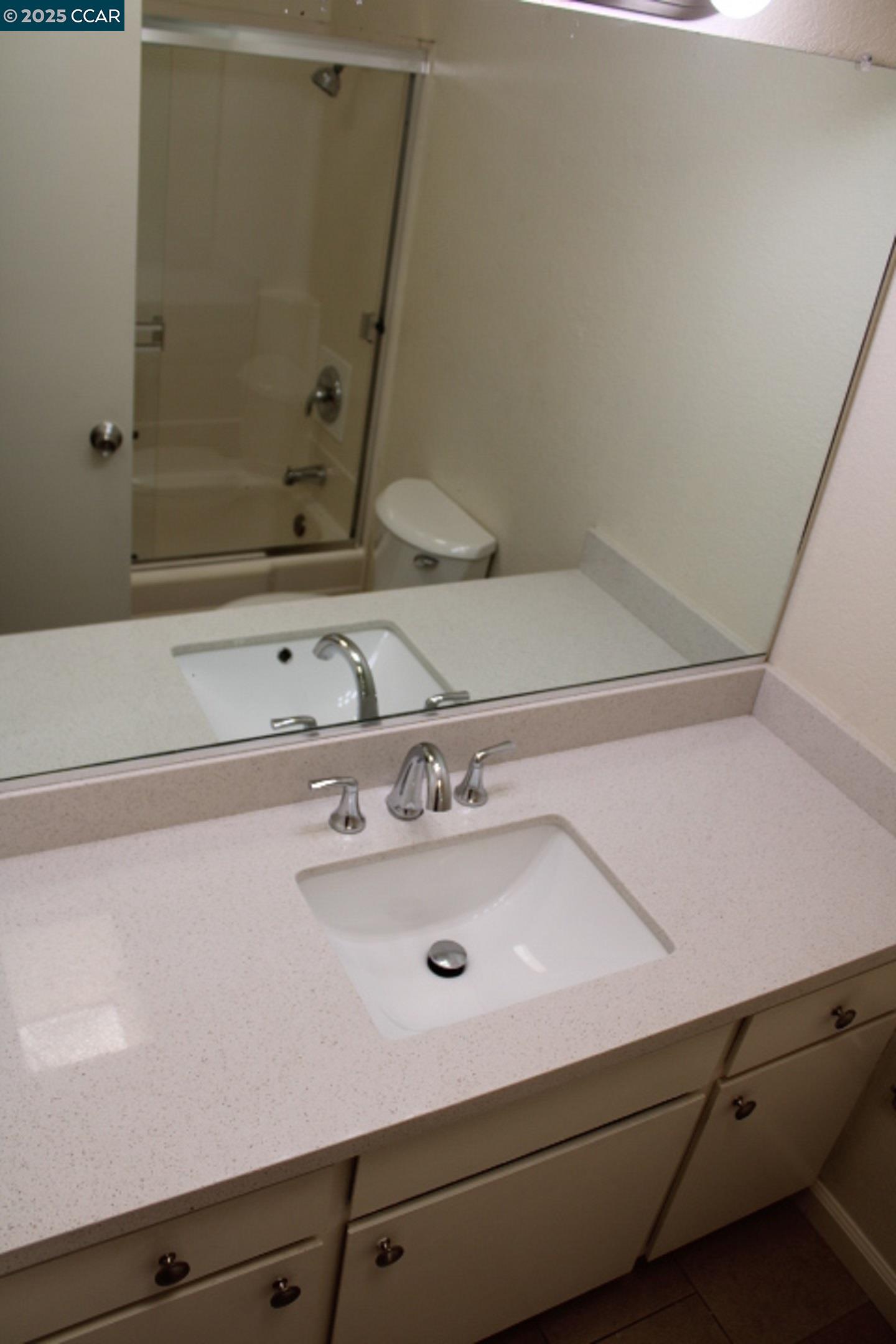 Detail Gallery Image 17 of 27 For 4811 Appian Way #3/5,  El Sobrante,  CA 94803 - 2 Beds | 1/1 Baths