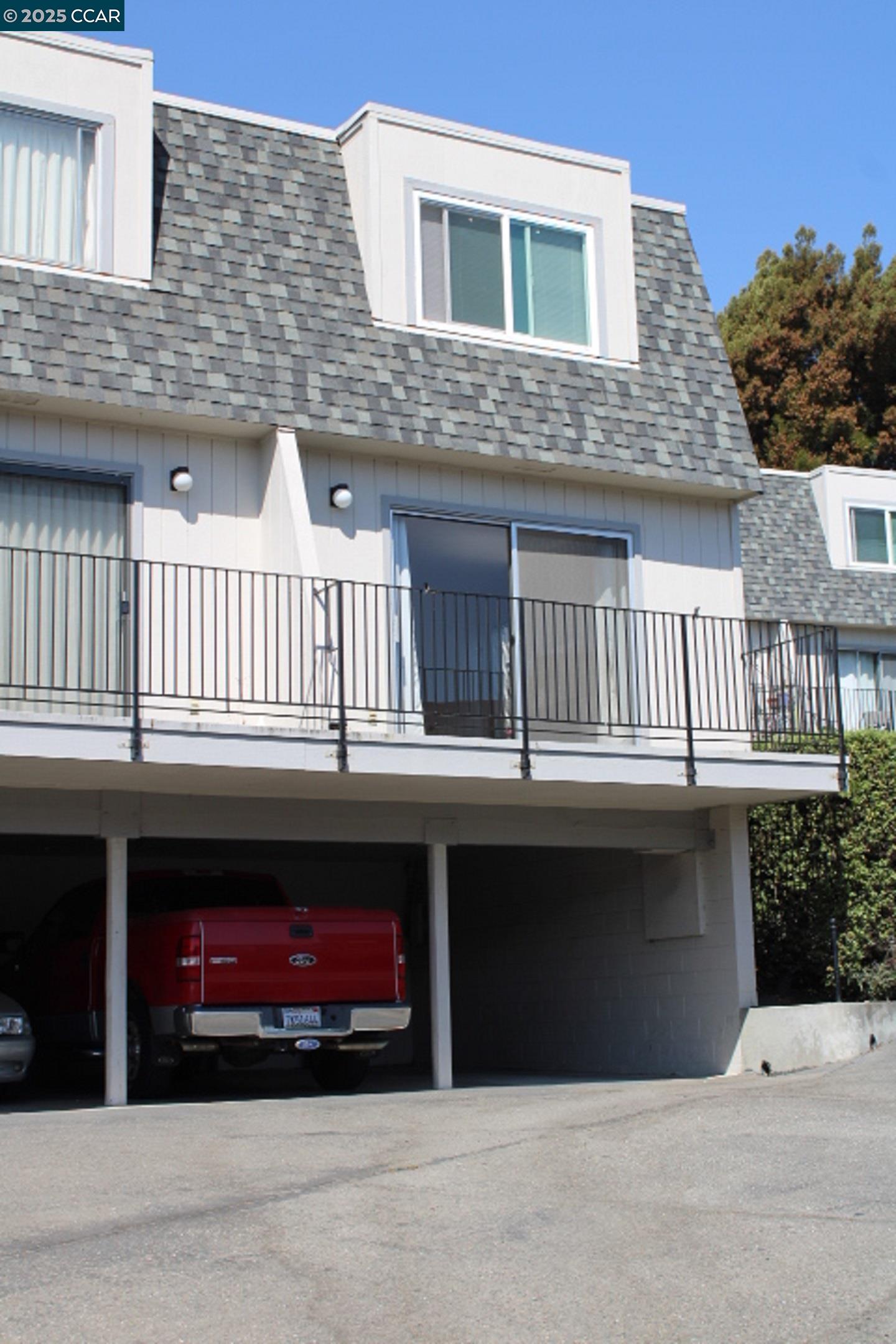 Detail Gallery Image 26 of 27 For 4811 Appian Way #3/5,  El Sobrante,  CA 94803 - 2 Beds | 1/1 Baths