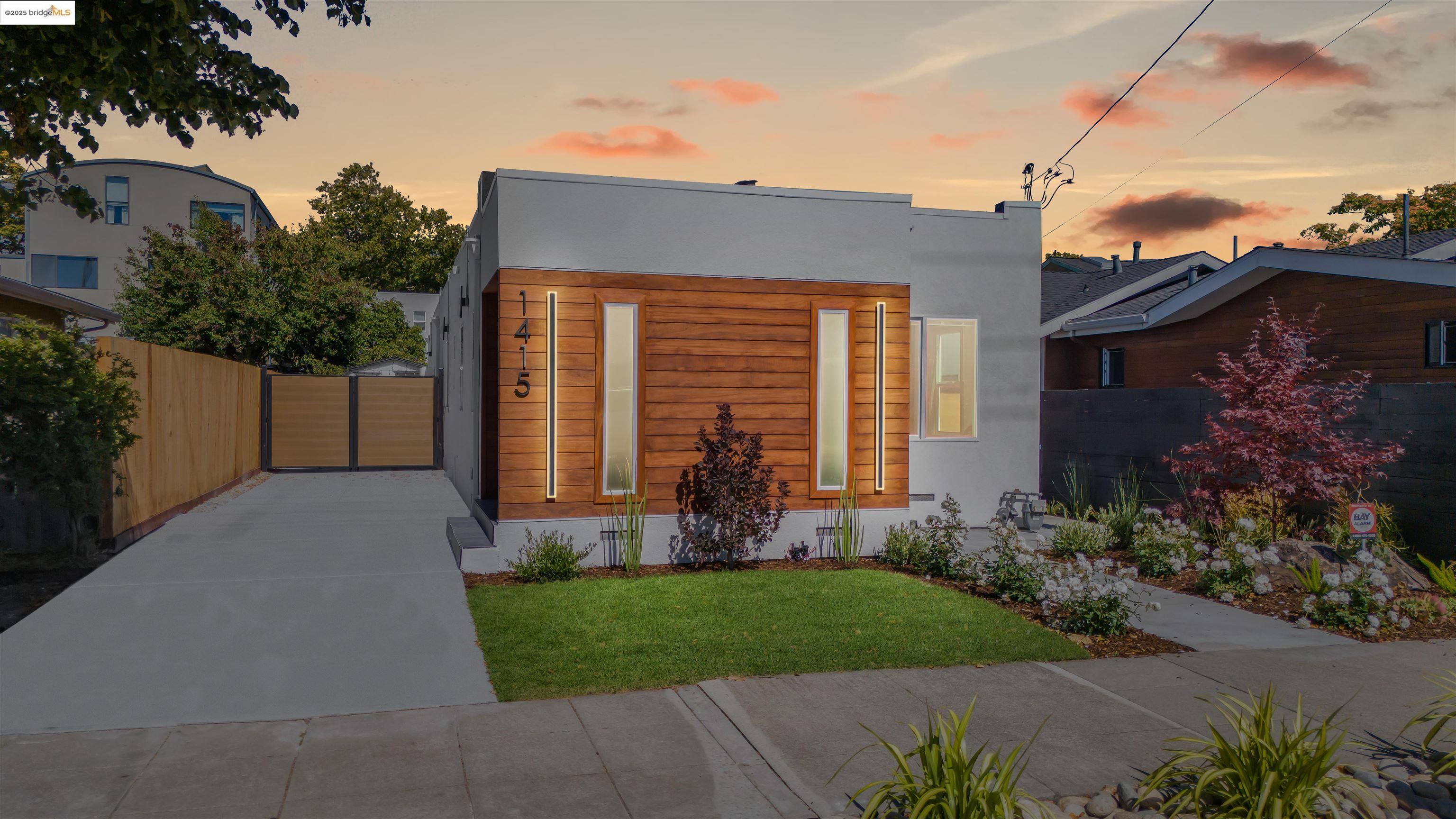 Detail Gallery Image 1 of 60 For 1415 10th St, Berkeley,  CA 94710 - 3 Beds | 3/1 Baths