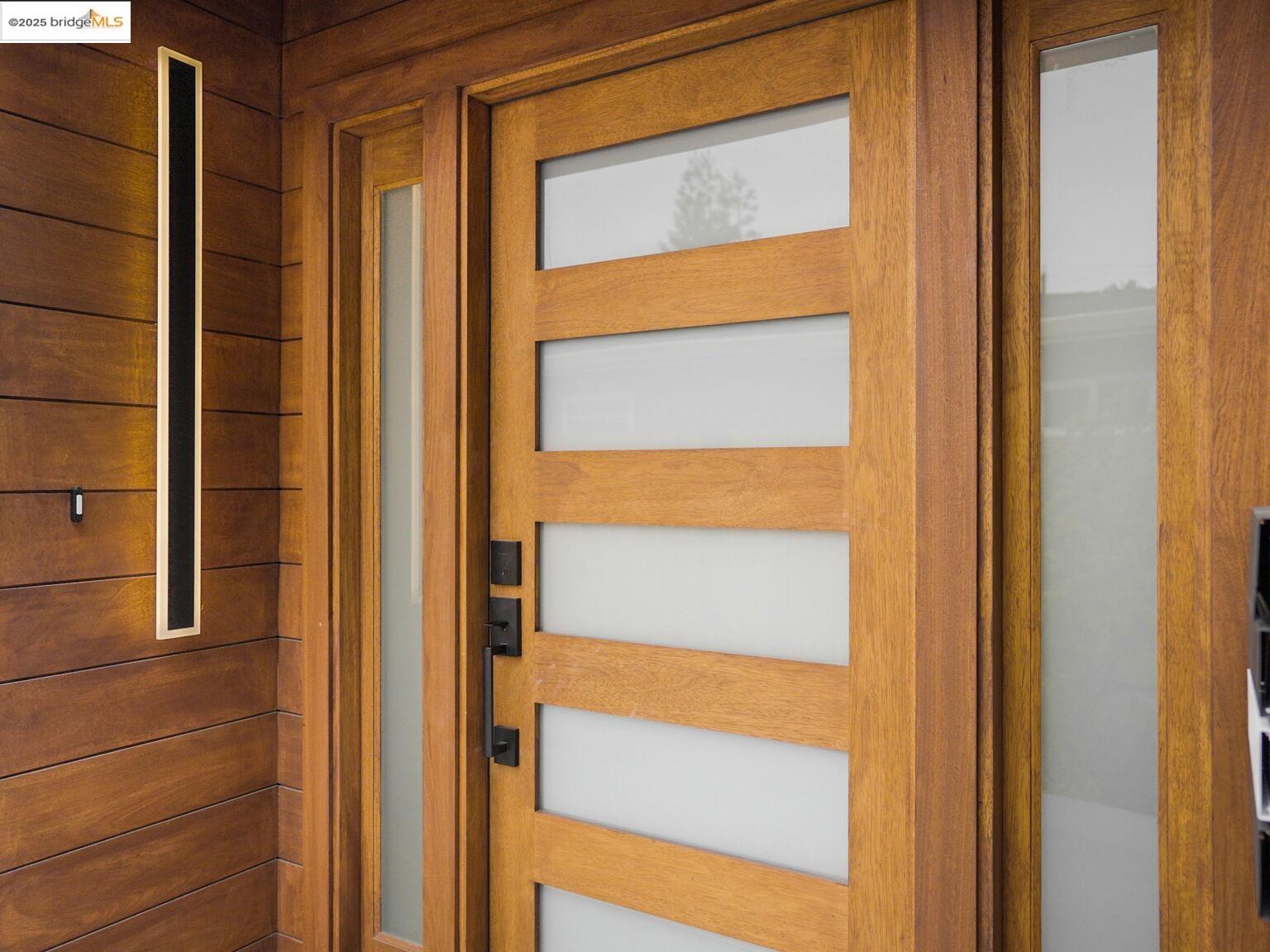 Detail Gallery Image 17 of 60 For 1415 10th St, Berkeley,  CA 94710 - 3 Beds | 3/1 Baths