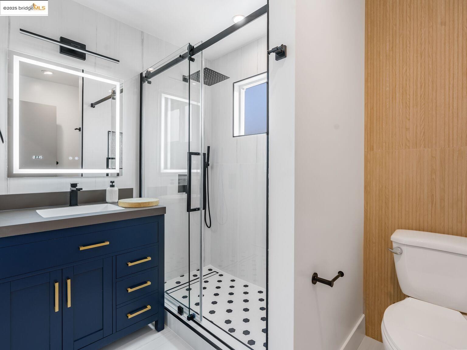 Detail Gallery Image 39 of 60 For 1415 10th St, Berkeley,  CA 94710 - 3 Beds | 3/1 Baths