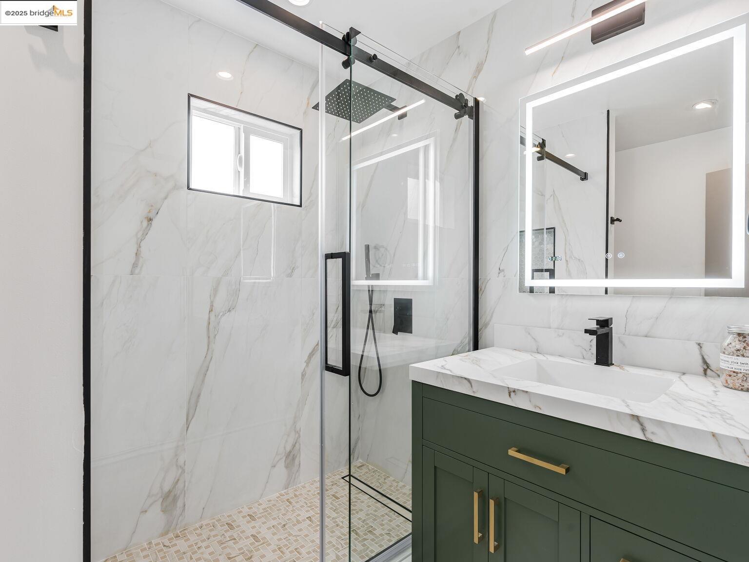 Detail Gallery Image 42 of 60 For 1415 10th St, Berkeley,  CA 94710 - 3 Beds | 3/1 Baths