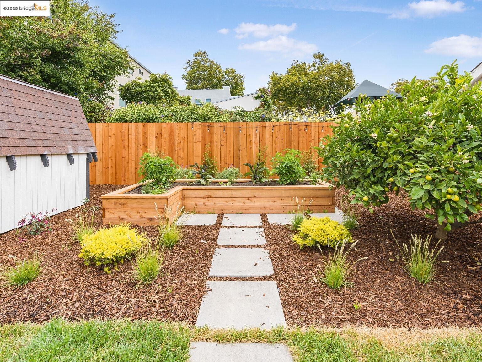 Detail Gallery Image 51 of 60 For 1415 10th St, Berkeley,  CA 94710 - 3 Beds | 3/1 Baths
