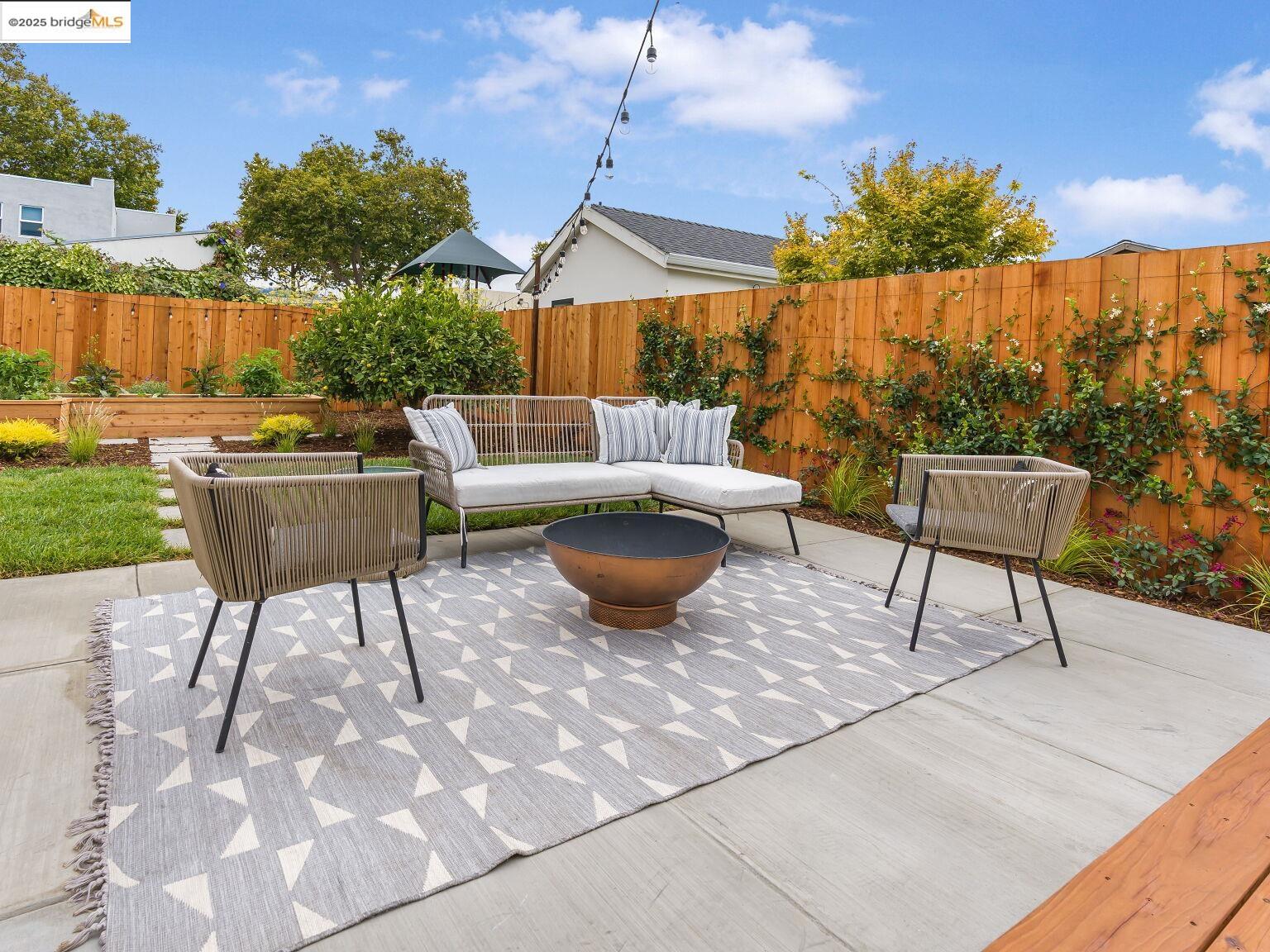 Detail Gallery Image 57 of 60 For 1415 10th St, Berkeley,  CA 94710 - 3 Beds | 3/1 Baths