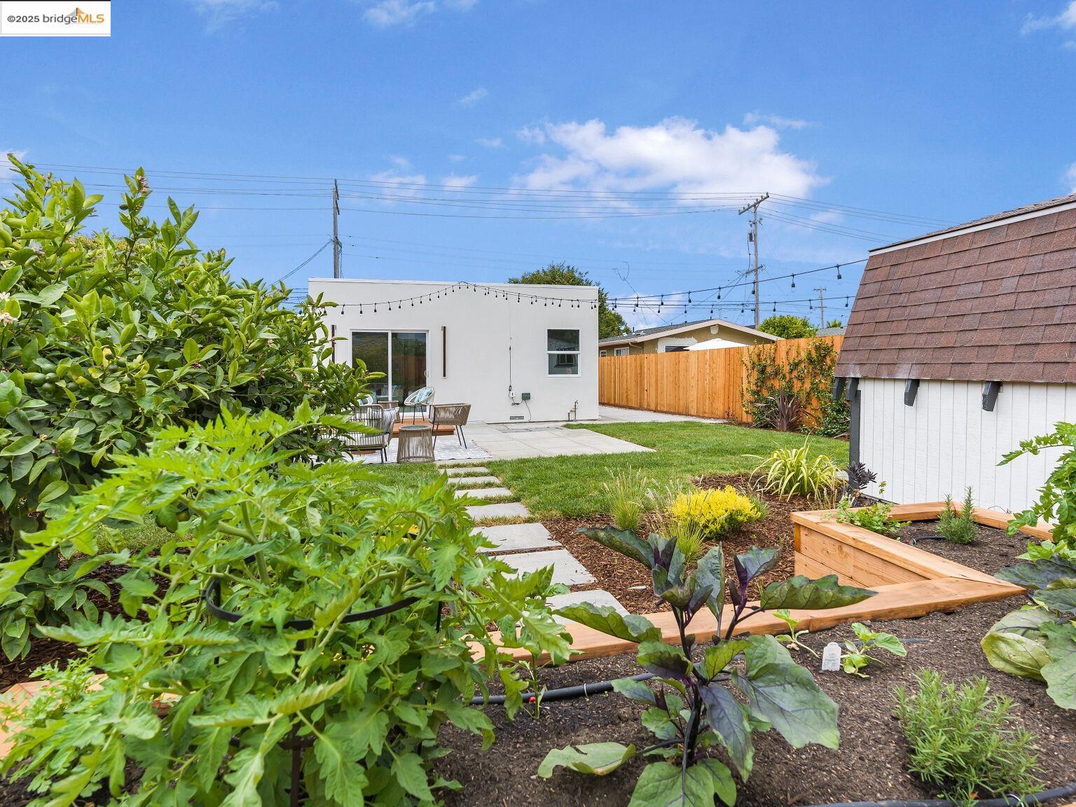 Detail Gallery Image 58 of 60 For 1415 10th St, Berkeley,  CA 94710 - 3 Beds | 3/1 Baths