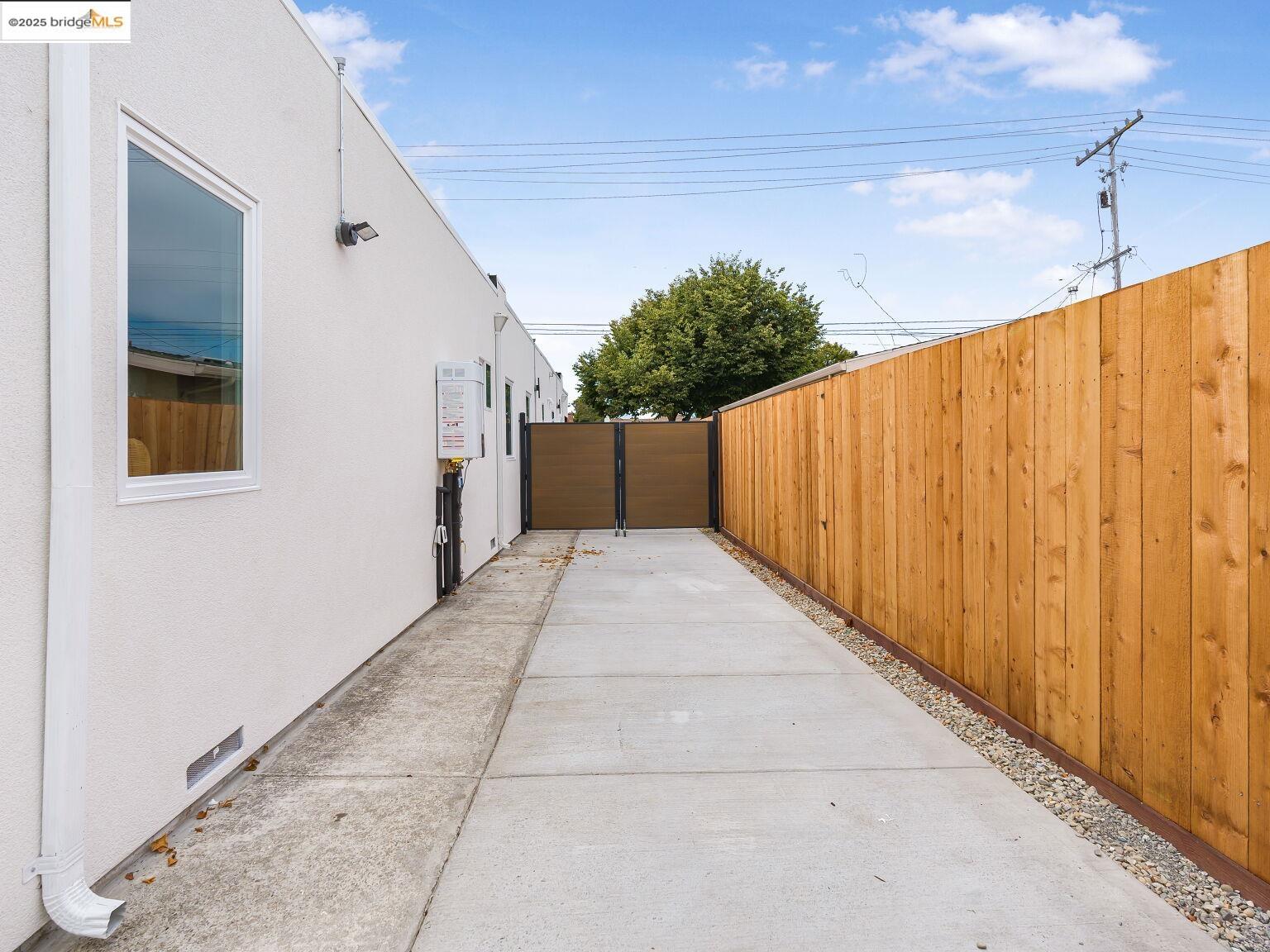 Detail Gallery Image 59 of 60 For 1415 10th St, Berkeley,  CA 94710 - 3 Beds | 3/1 Baths