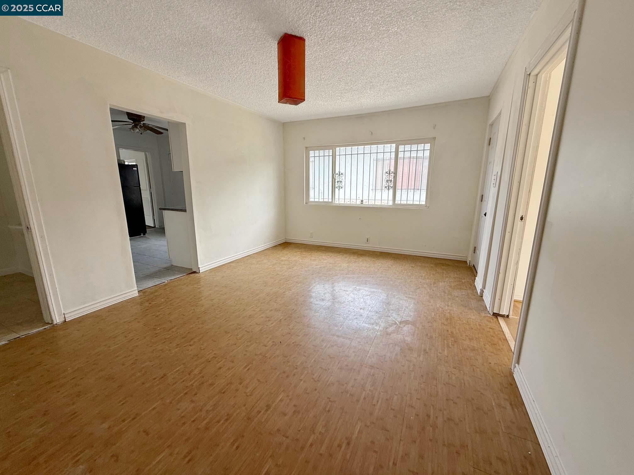 Detail Gallery Image 6 of 17 For 2129 Harrington Ave, Oakland,  CA 94601 - 2 Beds | 2 Baths