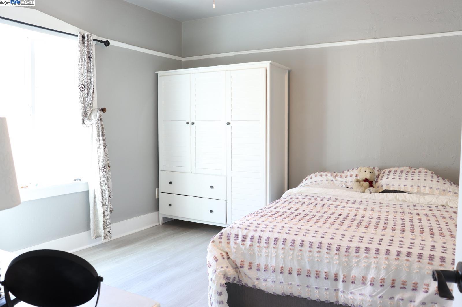 Detail Gallery Image 11 of 24 For 1535 29th Ave, Oakland,  CA 94601 - 3 Beds | 1/1 Baths