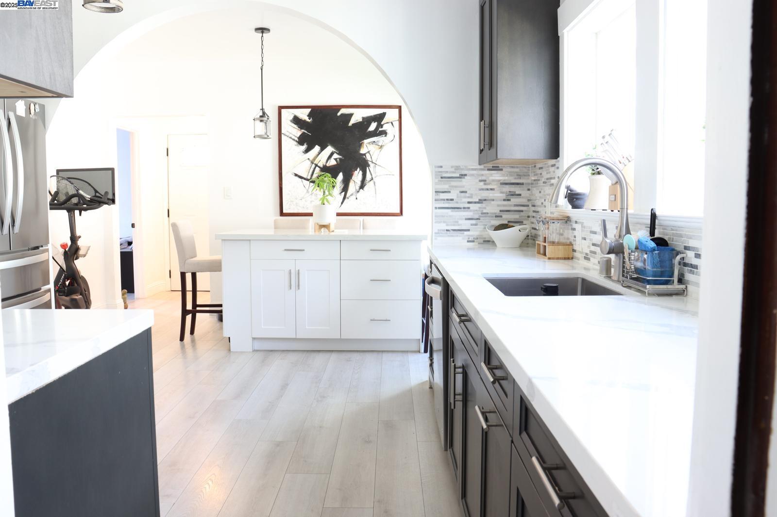 Detail Gallery Image 20 of 24 For 1535 29th Ave, Oakland,  CA 94601 - 3 Beds | 1/1 Baths