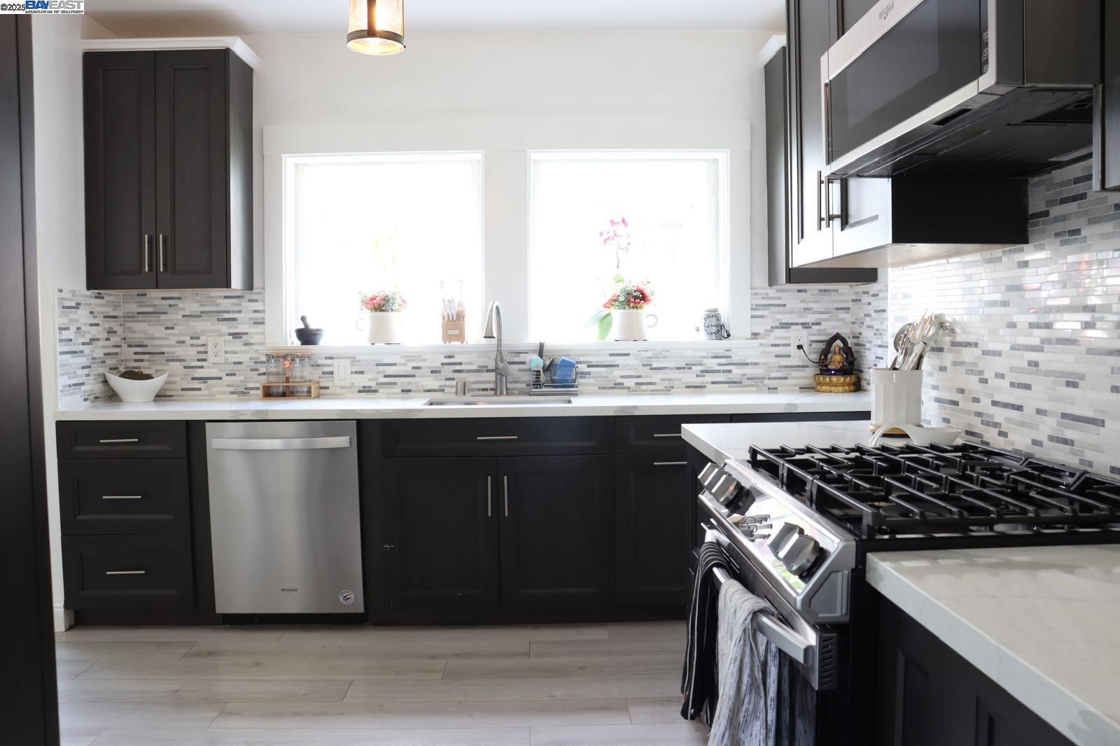 Detail Gallery Image 21 of 24 For 1535 29th Ave, Oakland,  CA 94601 - 3 Beds | 1/1 Baths