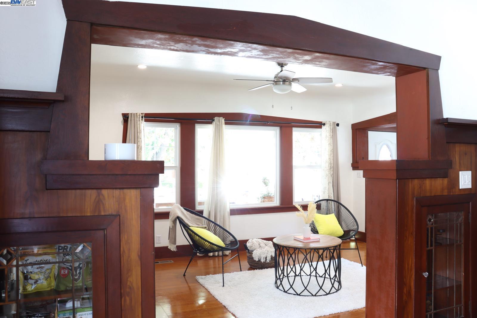 Detail Gallery Image 5 of 24 For 1535 29th Ave, Oakland,  CA 94601 - 3 Beds | 1/1 Baths