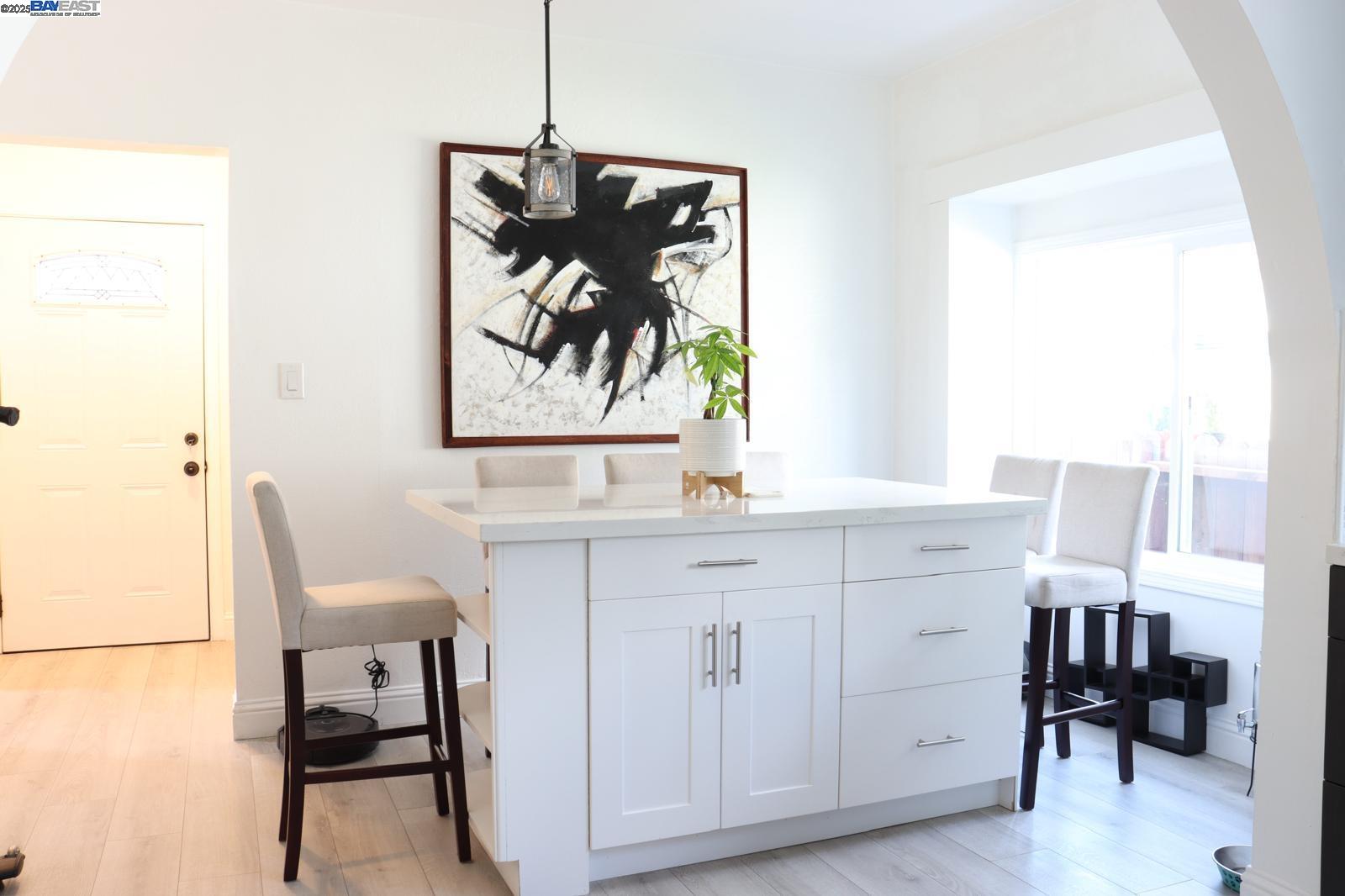 Detail Gallery Image 8 of 24 For 1535 29th Ave, Oakland,  CA 94601 - 3 Beds | 1/1 Baths