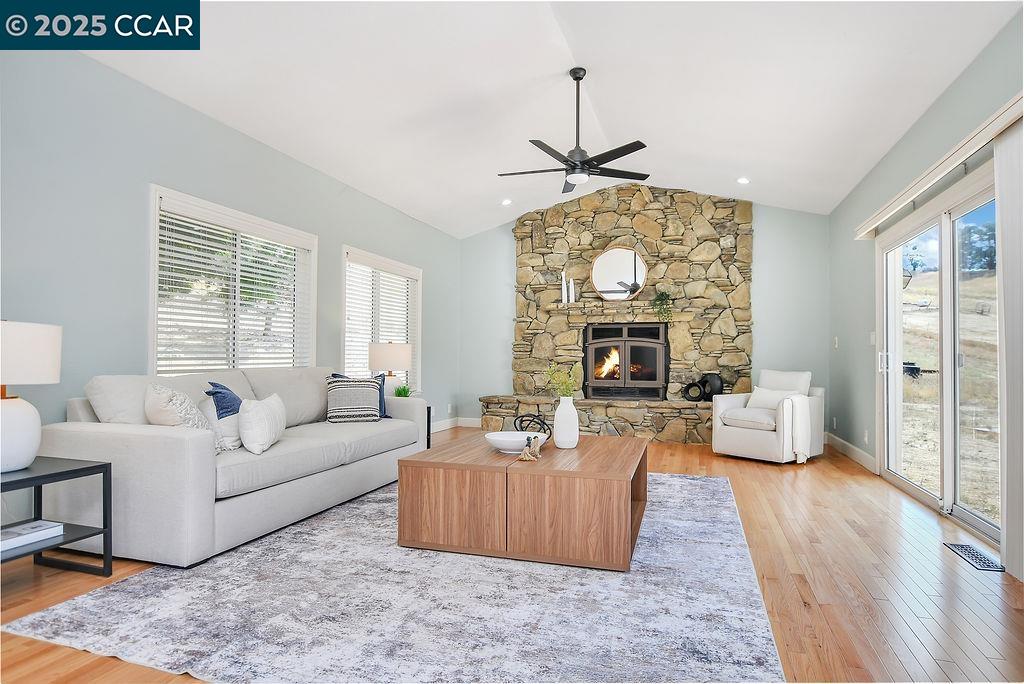 Detail Gallery Image 9 of 56 For 4161 Leon Drive, Clayton,  CA 94517-9702 - 4 Beds | 3 Baths
