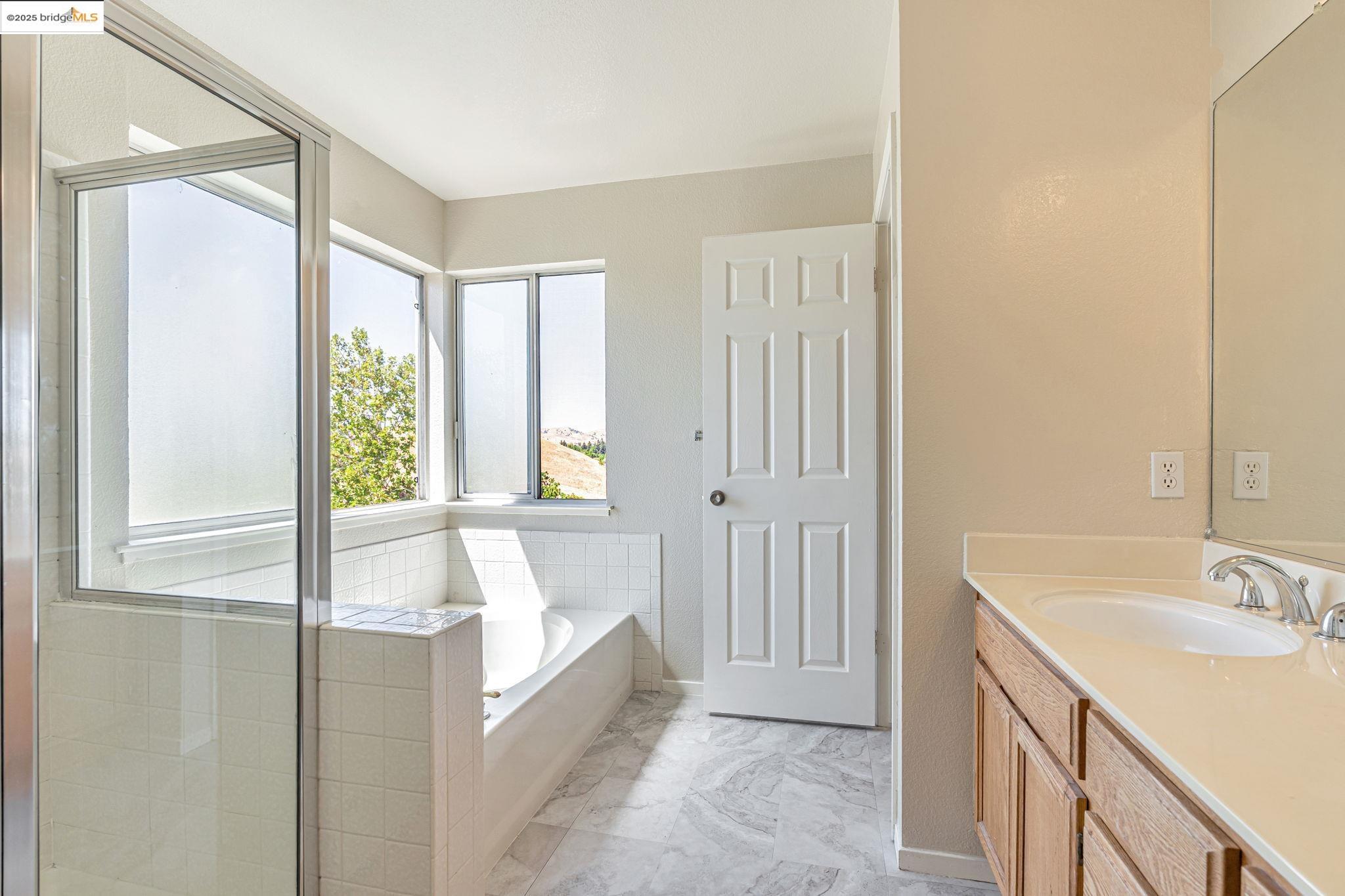 Detail Gallery Image 26 of 56 For 4212 Mcswain Ct, Antioch,  CA 94531 - 5 Beds | 3 Baths