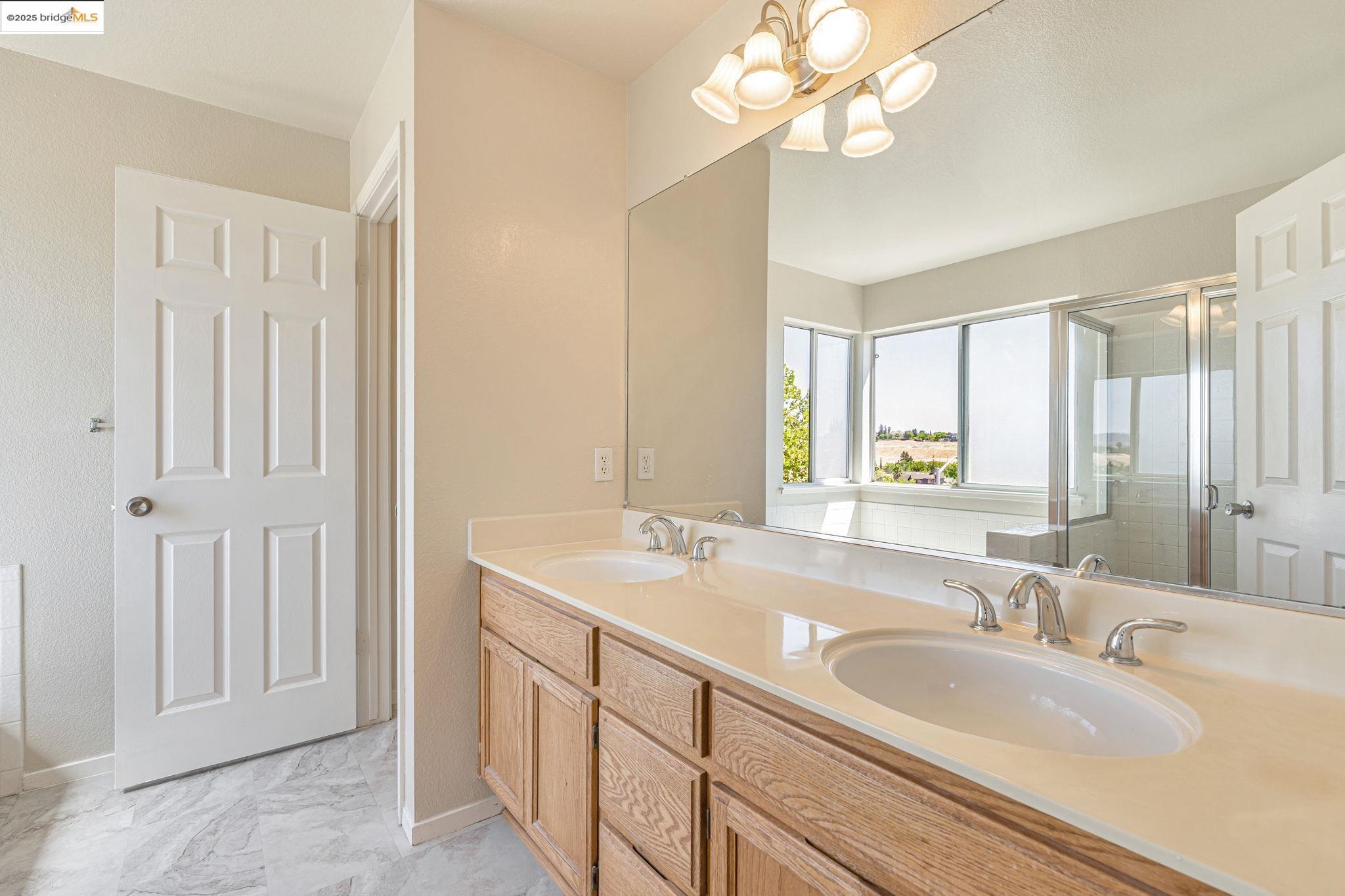 Detail Gallery Image 27 of 56 For 4212 Mcswain Ct, Antioch,  CA 94531 - 5 Beds | 3 Baths