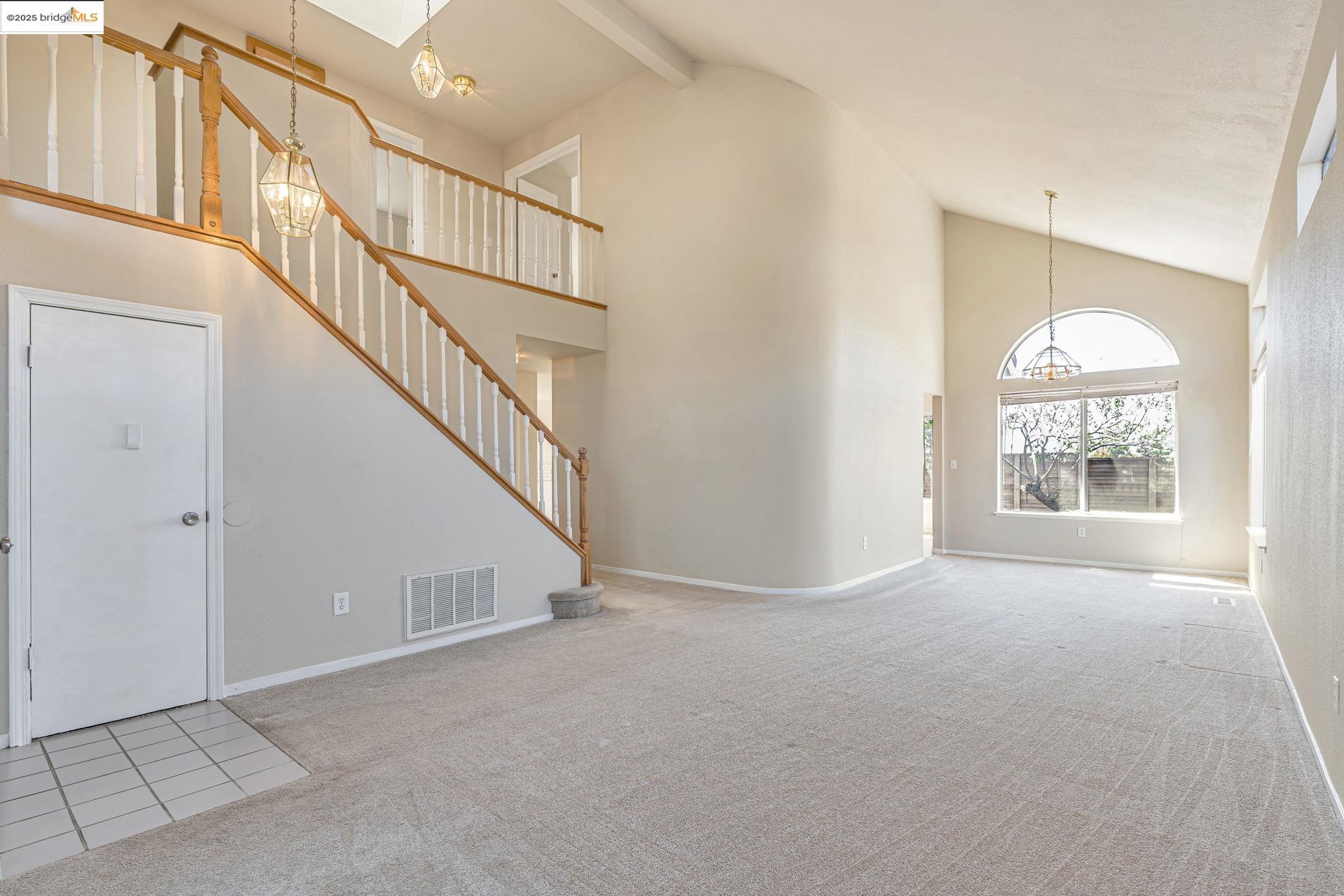 Detail Gallery Image 5 of 56 For 4212 Mcswain Ct, Antioch,  CA 94531 - 5 Beds | 3 Baths
