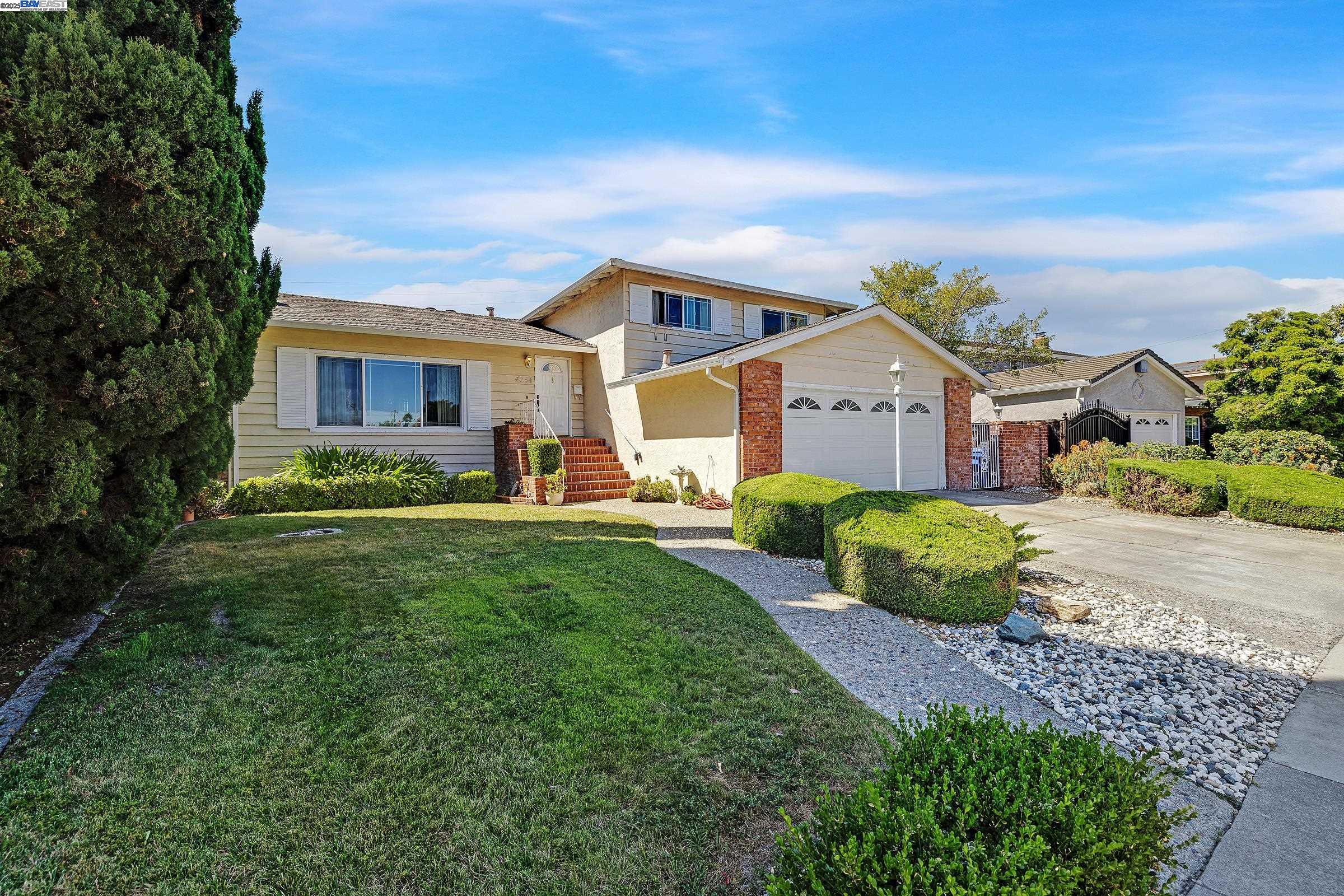 Detail Gallery Image 2 of 38 For 4251 Nicolet Ave, Fremont,  CA 94536 - 4 Beds | 3 Baths