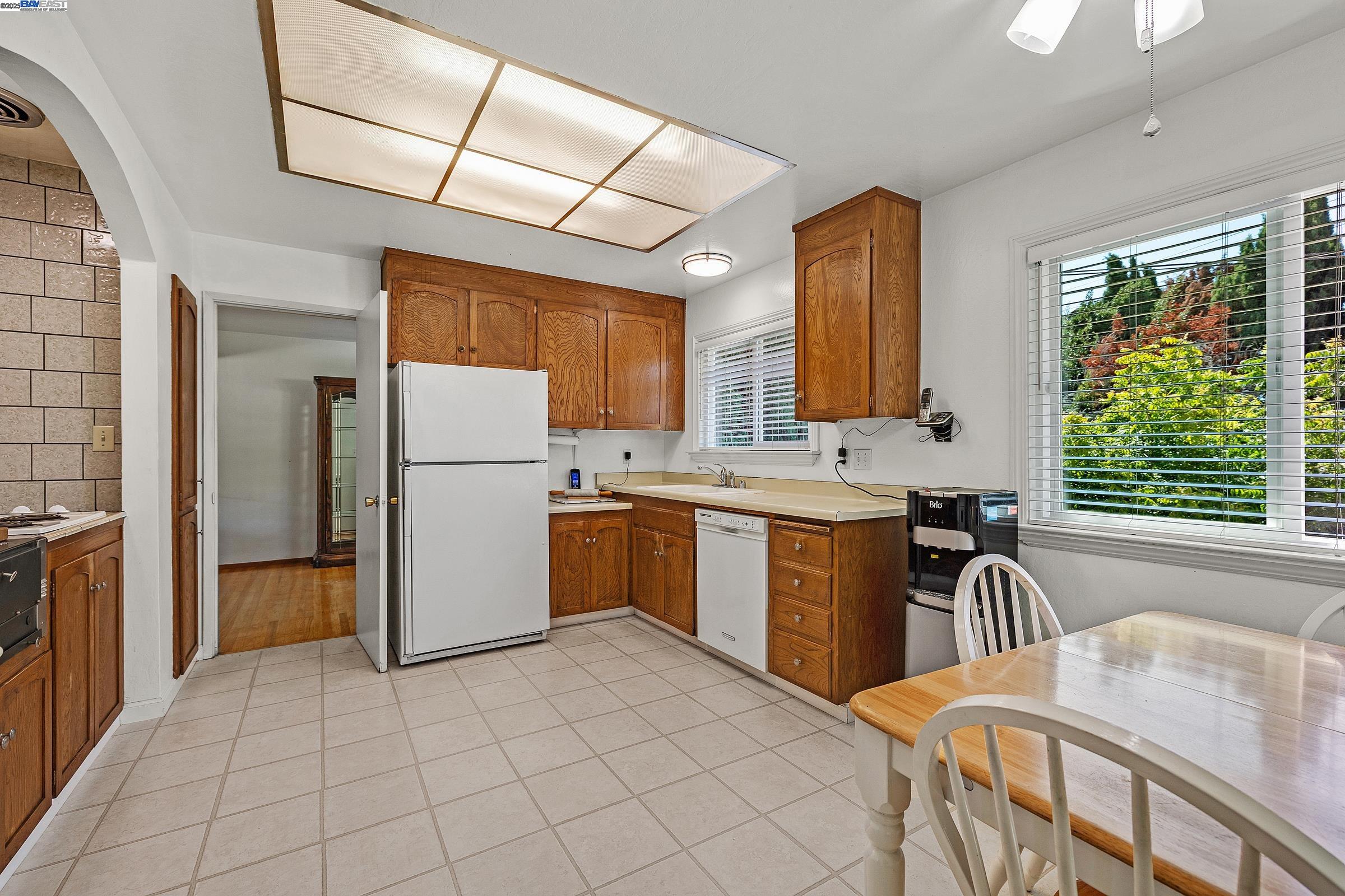 Detail Gallery Image 12 of 38 For 4251 Nicolet Ave, Fremont,  CA 94536 - 4 Beds | 3 Baths