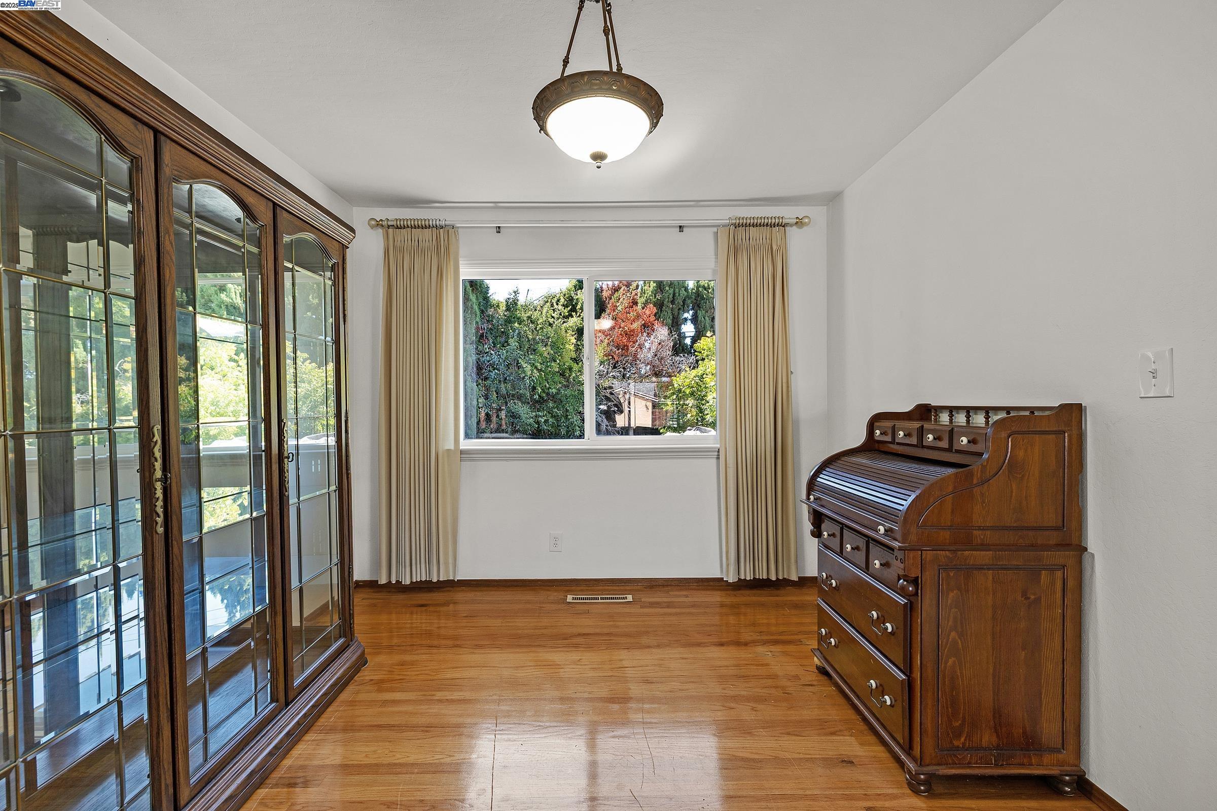 Detail Gallery Image 10 of 38 For 4251 Nicolet Ave, Fremont,  CA 94536 - 4 Beds | 3 Baths