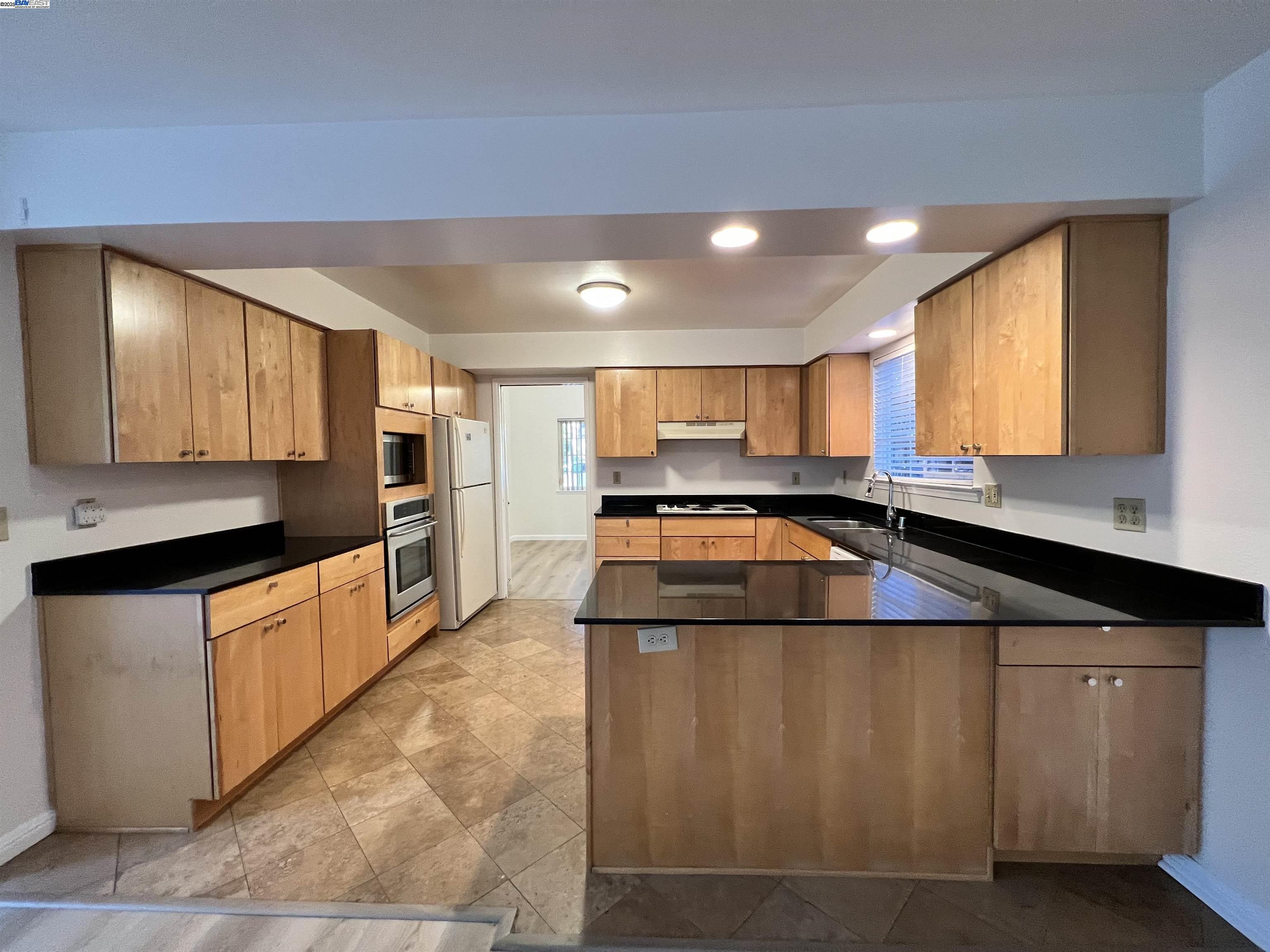 Detail Gallery Image 12 of 41 For 726 Homer Ave, Palo Alto,  CA 94301 - 3 Beds | 2 Baths