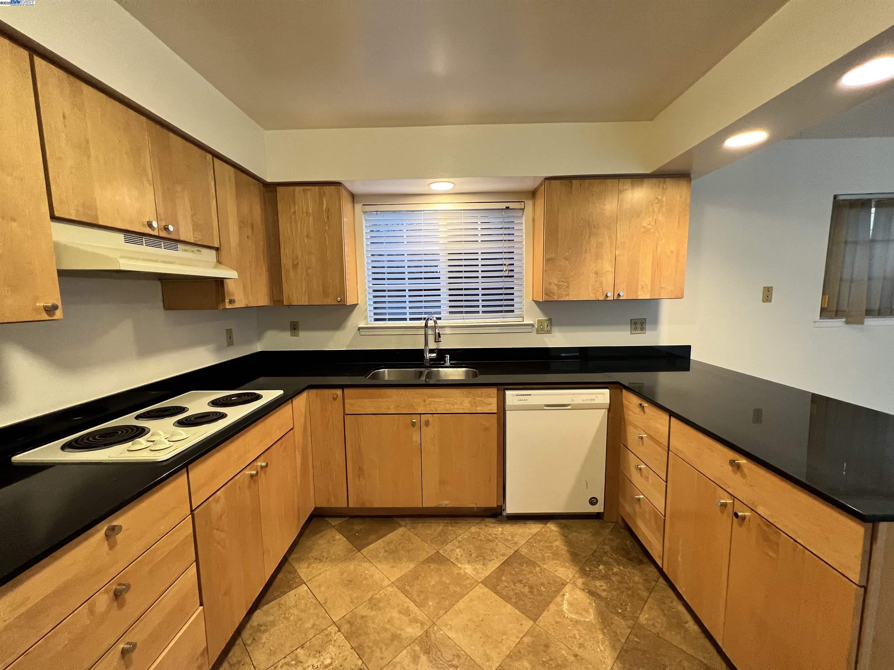 Detail Gallery Image 14 of 41 For 726 Homer Ave, Palo Alto,  CA 94301 - 3 Beds | 2 Baths