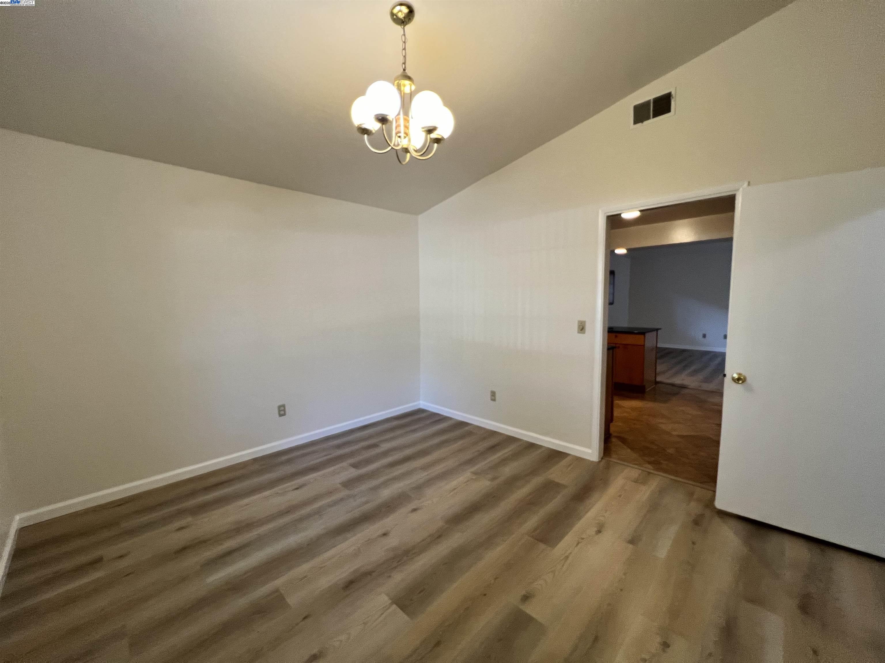 Detail Gallery Image 4 of 41 For 726 Homer Ave, Palo Alto,  CA 94301 - 3 Beds | 2 Baths