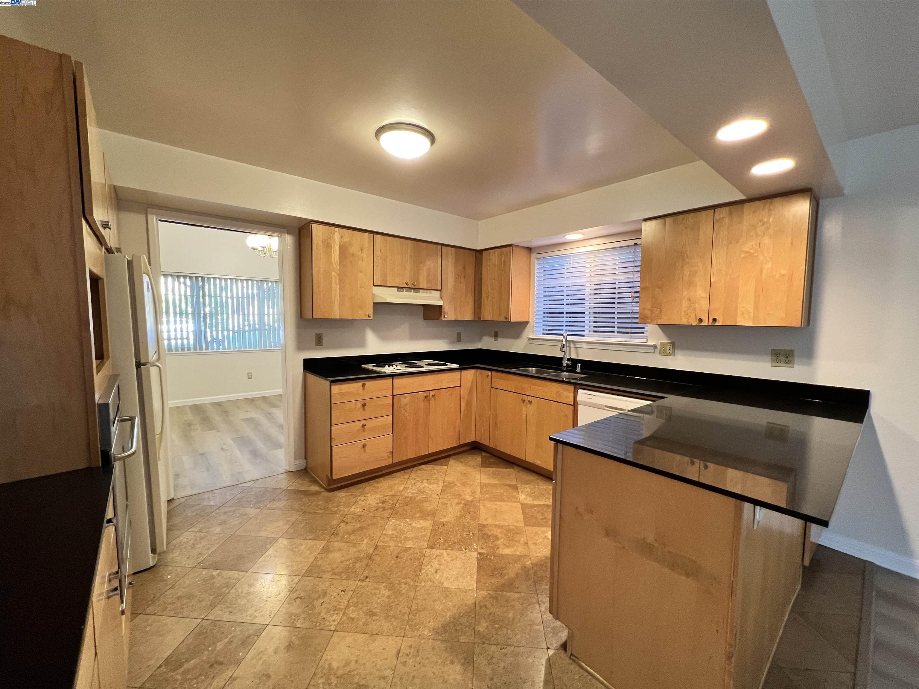 Detail Gallery Image 5 of 41 For 726 Homer Ave, Palo Alto,  CA 94301 - 3 Beds | 2 Baths